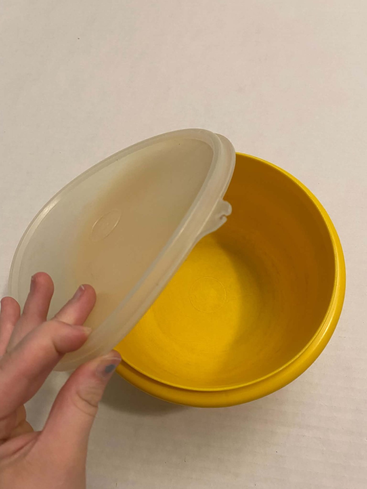 Authentic Tupperware Round Bowl 1.5L Yellow/Clear Snap Lid Plastic 2pc Set