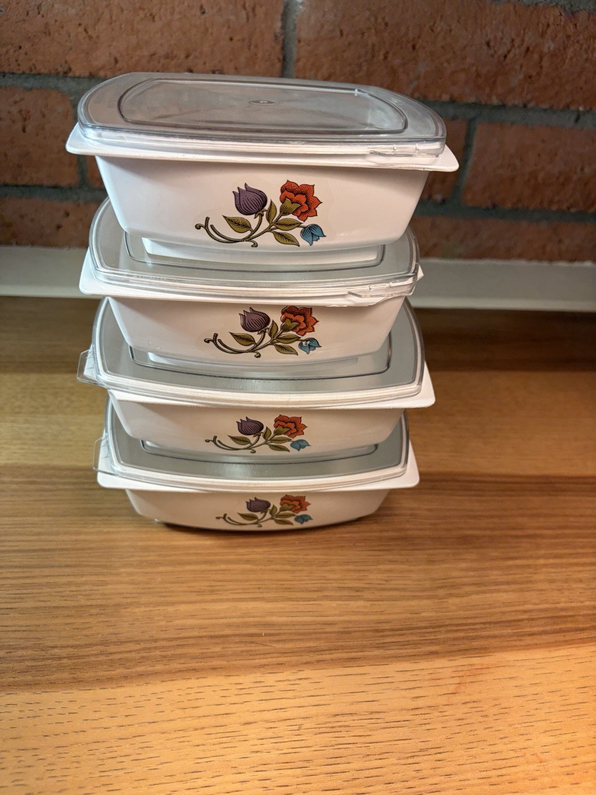 Vintage Hefty Floral Food Containers 4 White Plastic Lids (1 Quart – 1 1/2 Pint)
