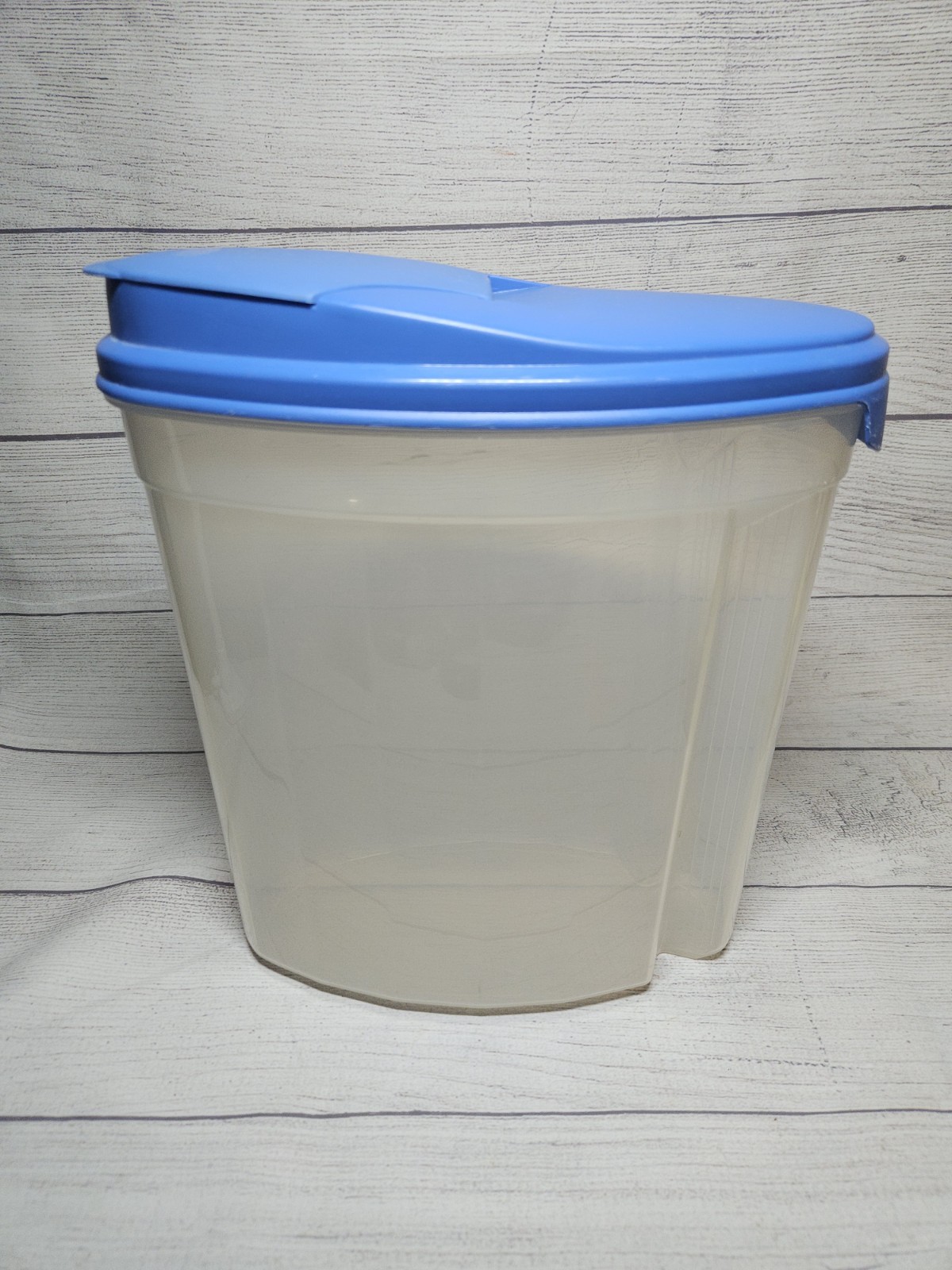 Vtg Rubbermaid Servin Saver Cereal Storage Container 1.5 Gallon BLUE w EZ Lid #5