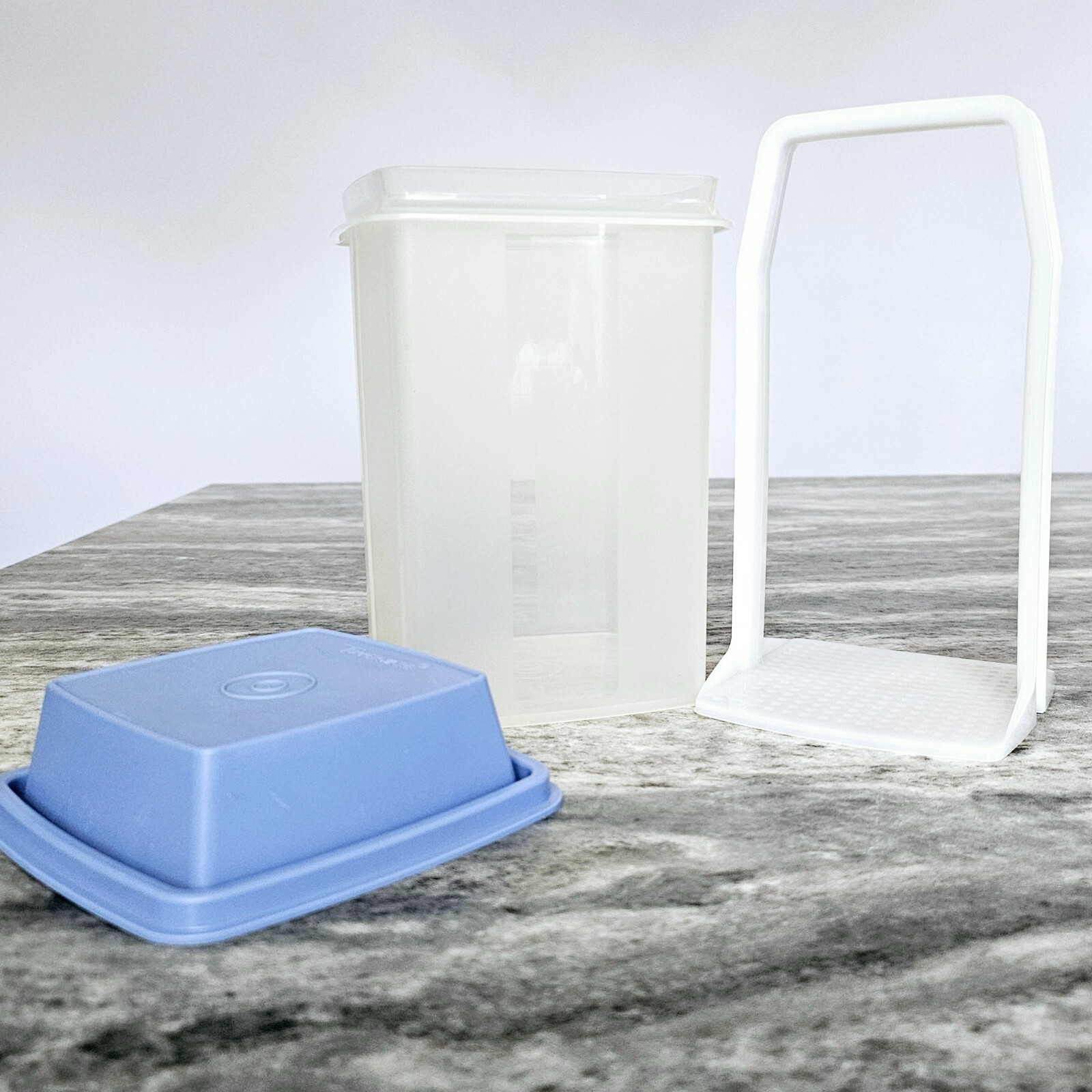 3pc Tupperware Pick-A-Deli Pickle Keeper Sheer Container Blue Lid 1560 & 1562