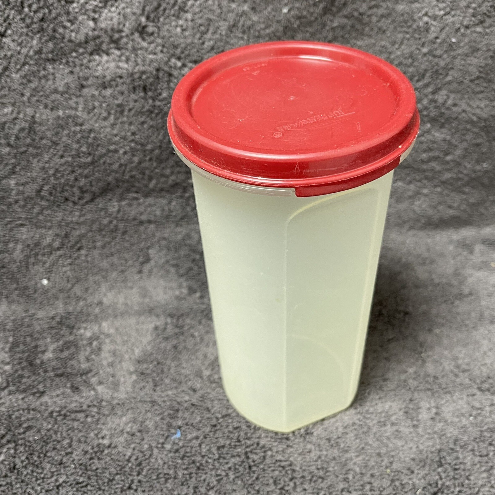 TUPPERWARE MODULAR MATE ROUND SIZE 3 CONTAINER WITH DISPENSER CRANBERRY LID