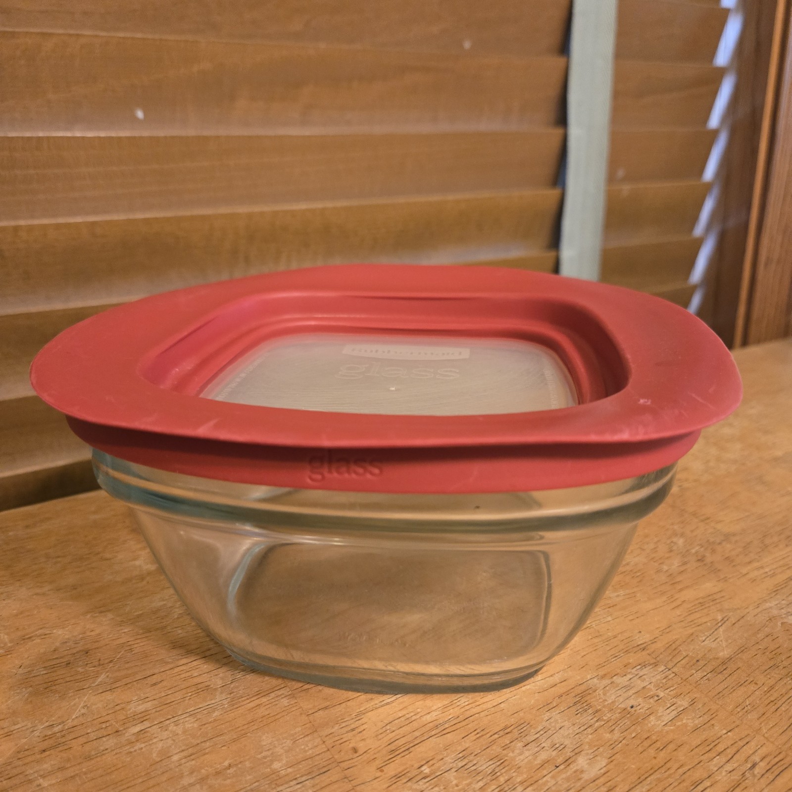 Rubbermaid 4 Cup Glass Food Storage Container Easy Find Red Lid 7N63