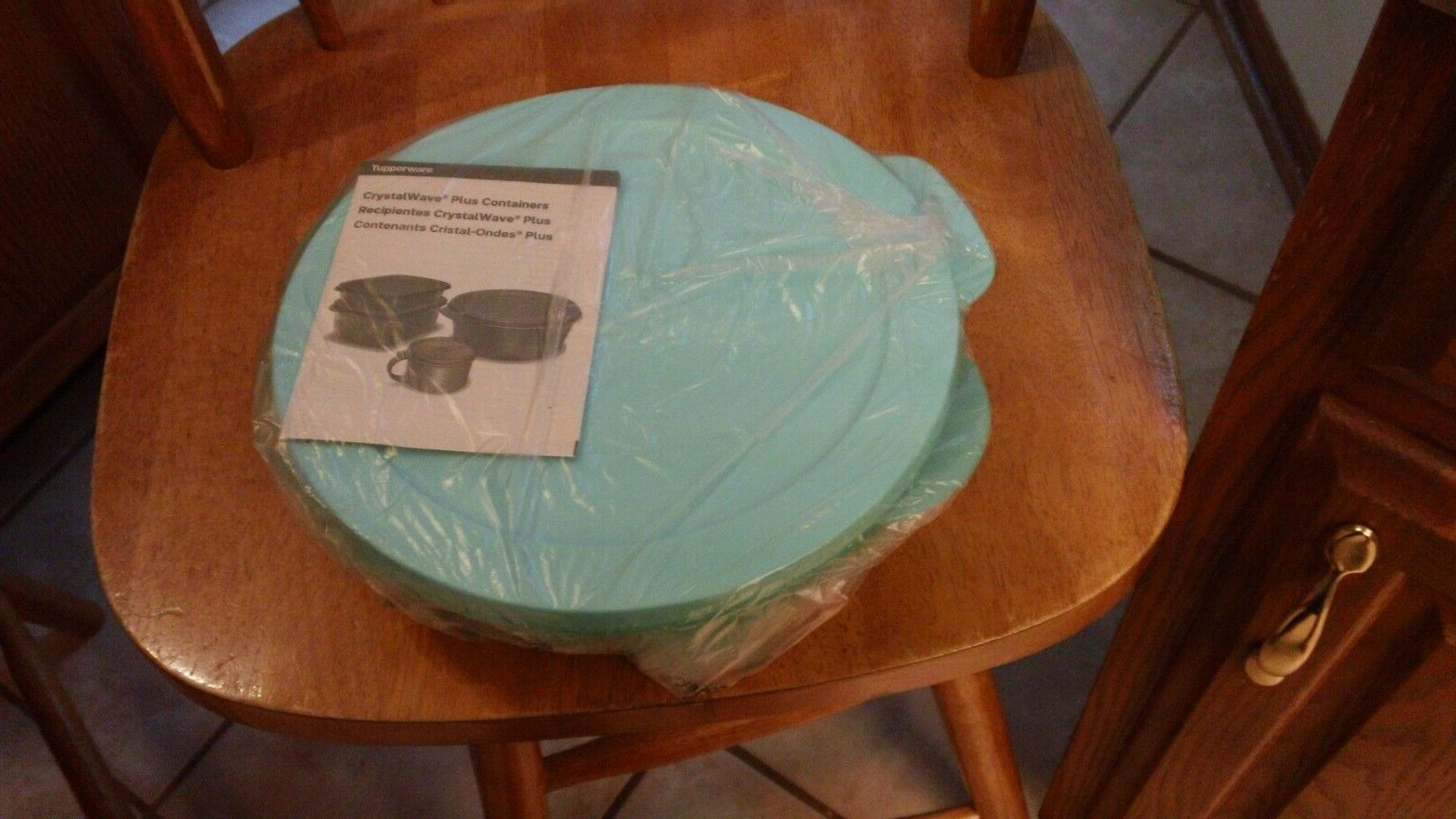 Tupperware Crystalwave Plus Divided Dish w/ Vent- Aruba-NIP