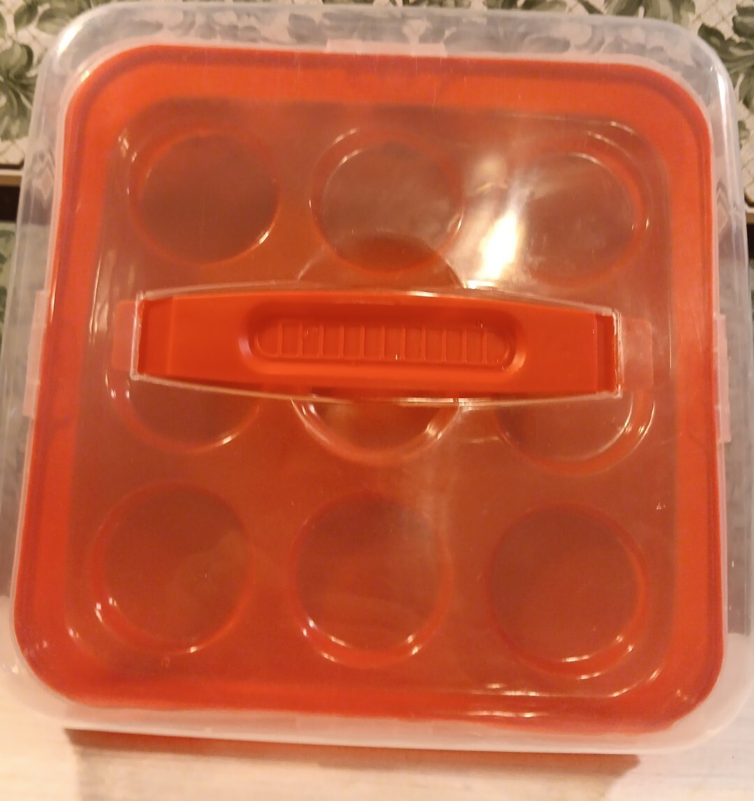 Cupcake Carrier Holder w/ Snap Lid & Handle Holds 9 Cupcakes MuffinsRed Plastic