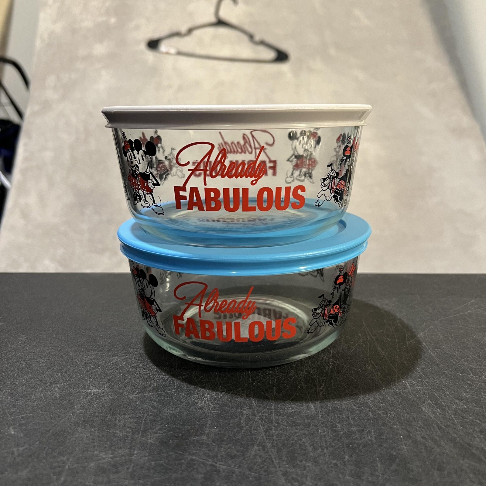 Pyrex Food Storage Containers 4 Cup 32oz Disney Mickey Minnie Fabulous Set 2