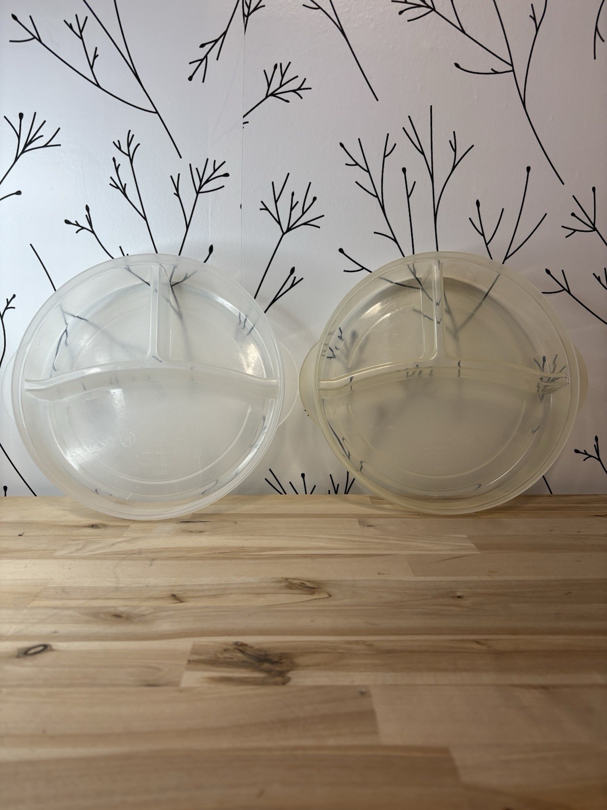 VTG Rubbermaid Servin’ Saver #14 3 Section Meal Prep Containers Snap Lid Lot 2