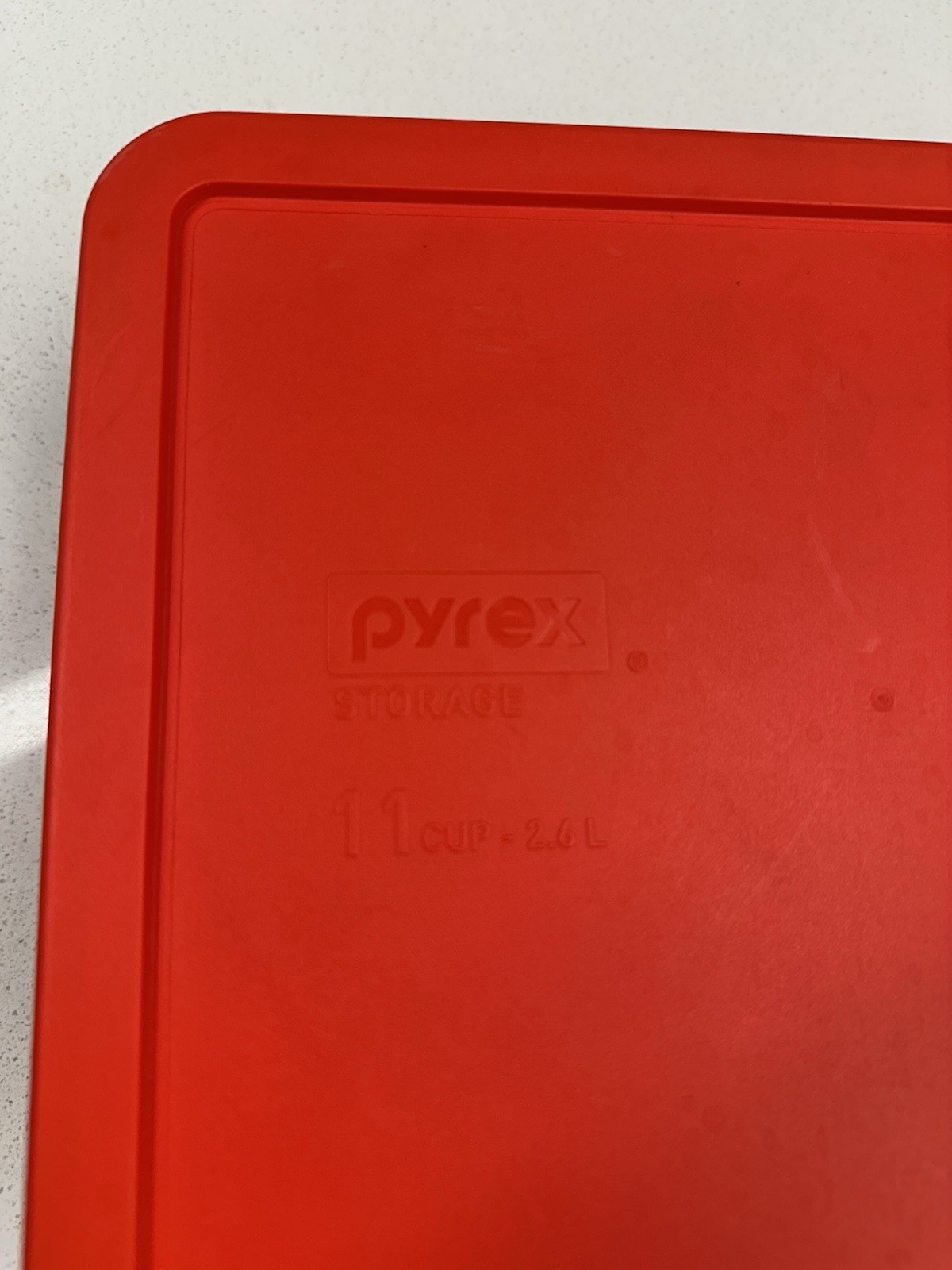 Pyrex 11 Cup Glass Storage Container with Red Lid, 2.6L