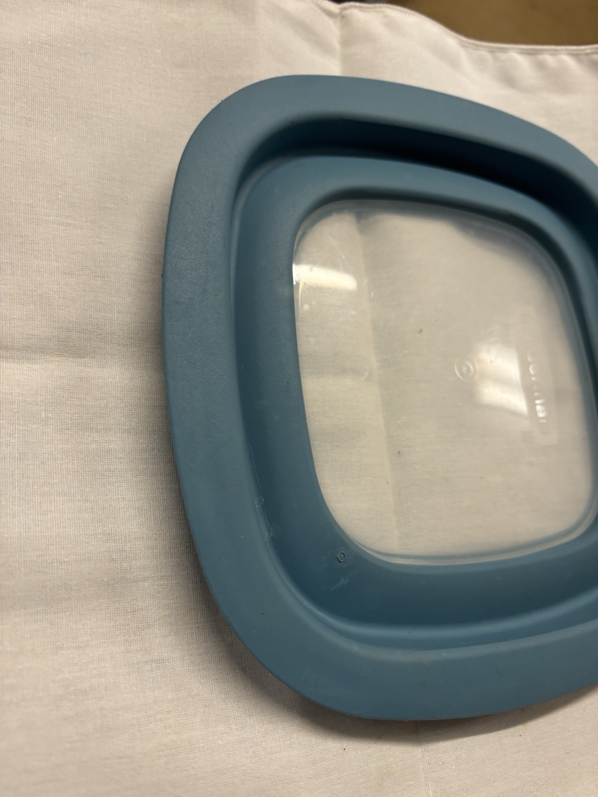 Lot Of 2 -Rubbermaid Storage Container Replacement Lids Only 10M3M4 Teal Blue 7″
