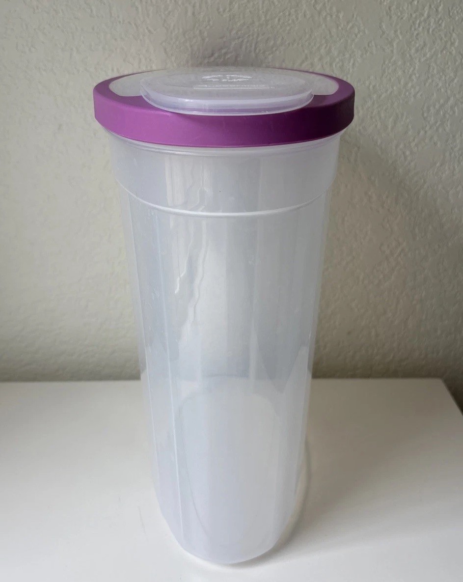 (2) Rubbermaid Flex and Seal Cereal Keeper Food Storage Container 1.5 Gallon *