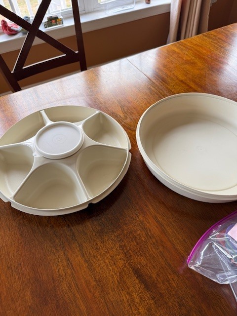Tupperware Serving Center 7 Section Versatile Salad Potato Sundae Charcuterie