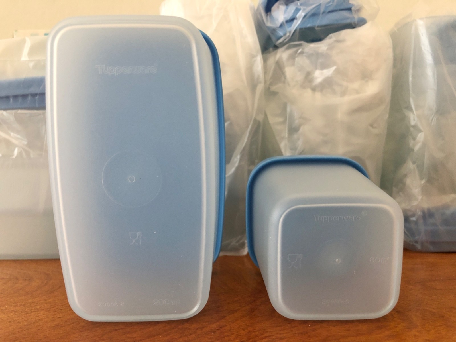 TUPPERWARE HANDY FUNCTIONAL PETITE SQUARE CONTAINERS (14 PIECES)*NEW IN ORG BOX*