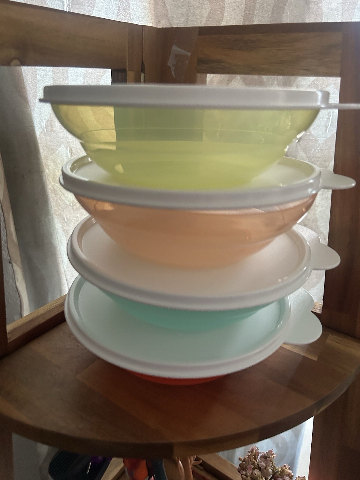 Tupperware Classic Cereal Bowls Set 4 380 mL Multicolor Snap Lids Stackable
