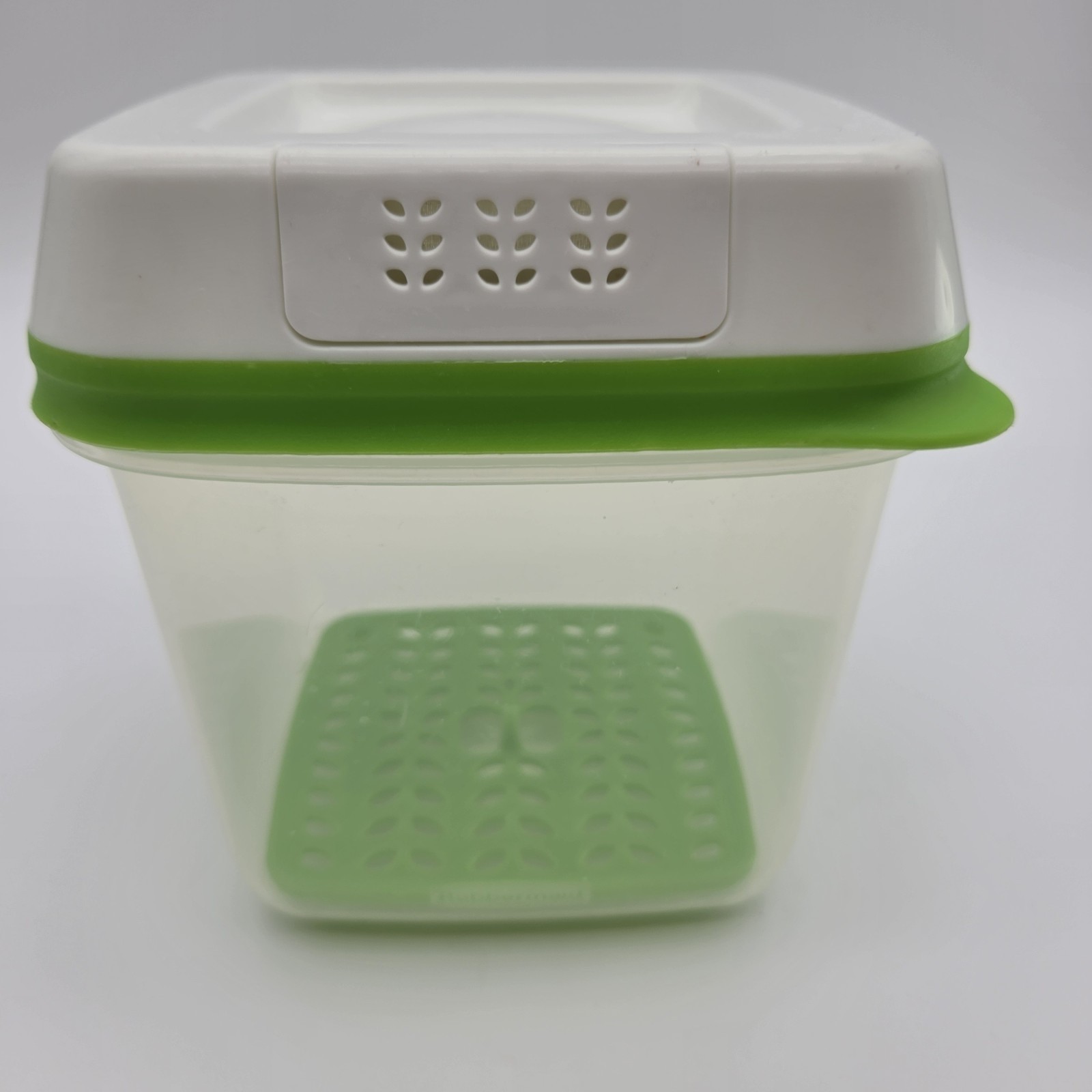 Rubbermaid FreshWorks Containers Produce Saver Vented Lids 6.3 Cups Set Of 2