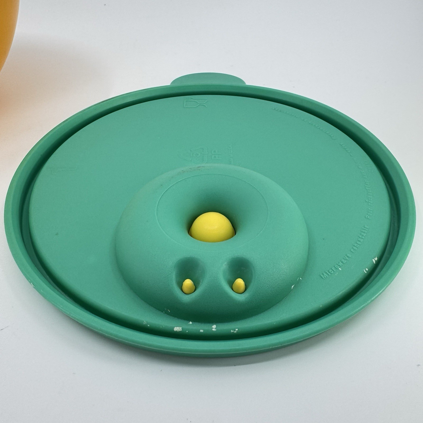 Vintage Tupperware Yellow 6 Inch Bowl #234-19 & Crystalwave Vent Lid 2648-A