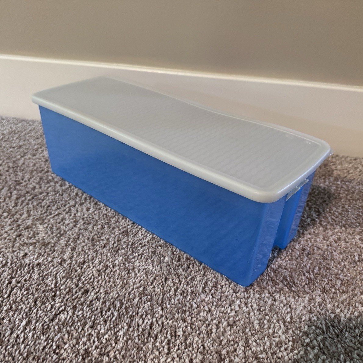 Tupperware FridgeSmart vented container XL