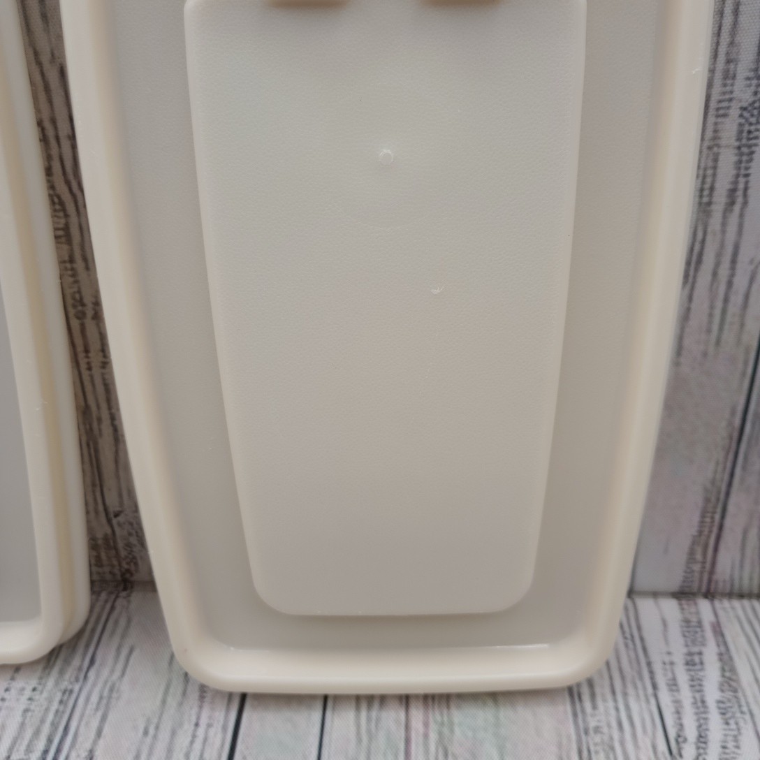 Rubbermaid Servin Saver 0089 #3 Cereal Keeper Almond Flip Top Lid Vtg Lot of 2