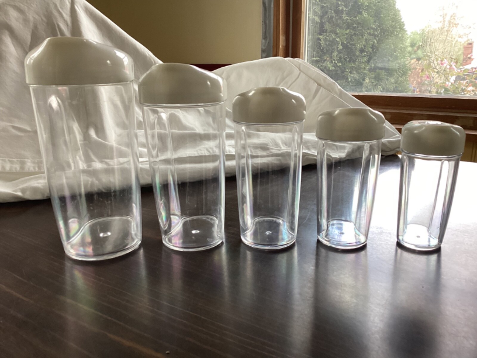 Plastic Pitchers with lids, set of 5, Approx 1 C – 5 1/2 C, Nesting