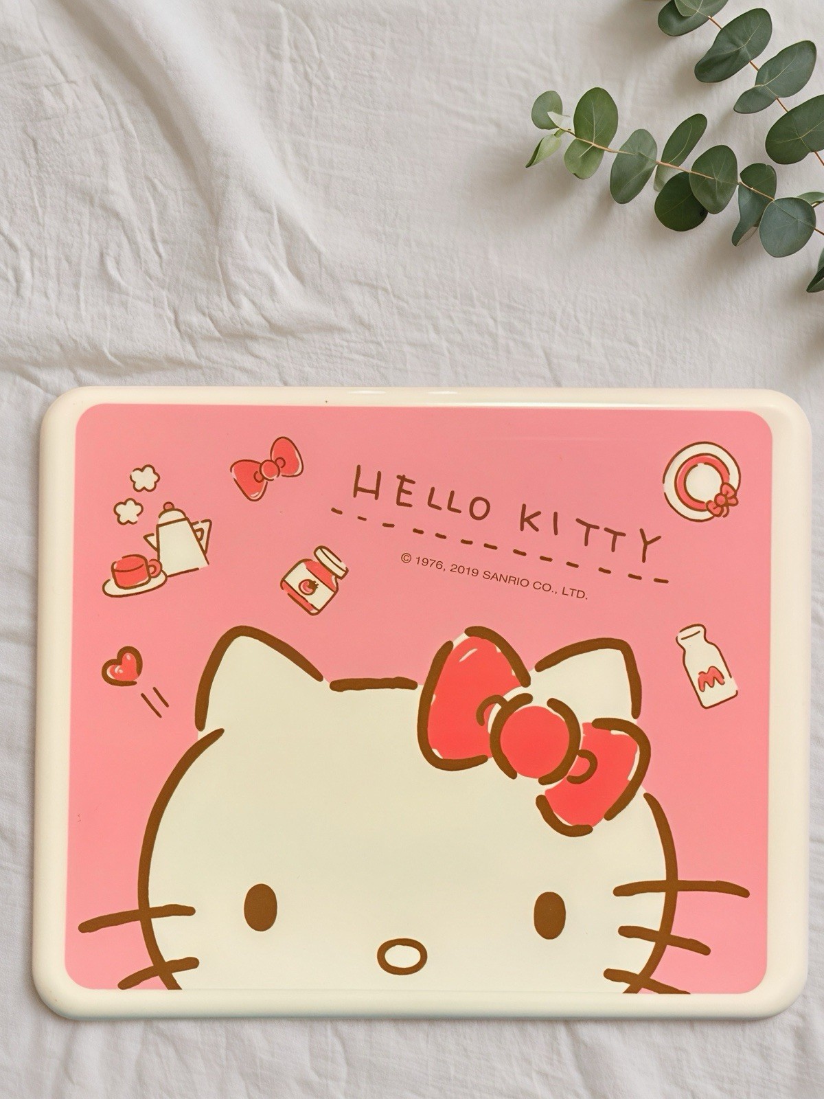 NWT Hello Kitty Sweet Style Berry Keeper