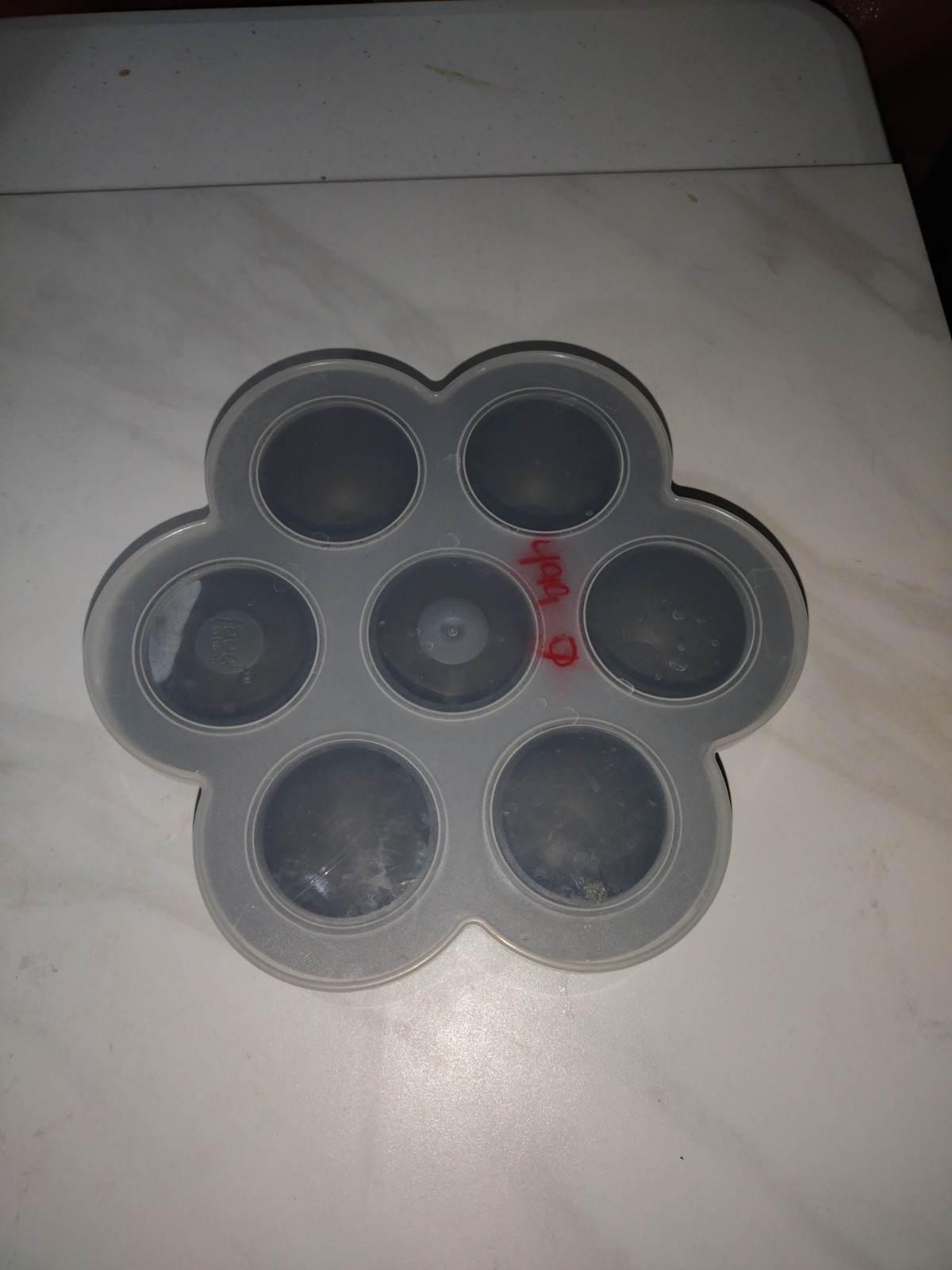 Mold 7 Round Wells 1.75″ Deep w/ lid