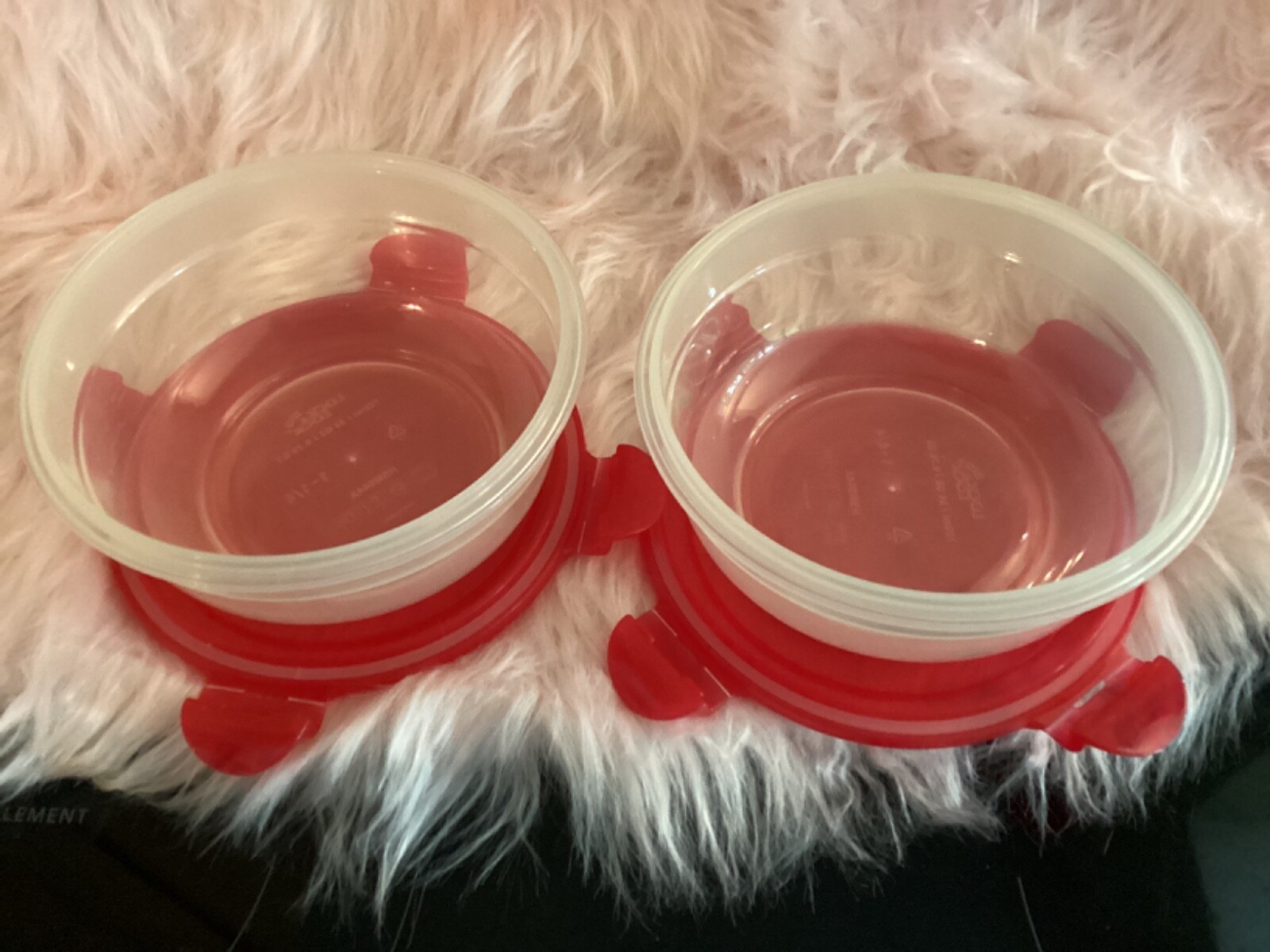 Lock & Lock 2 Round Storage Containers Clear/ red Lids .76qt