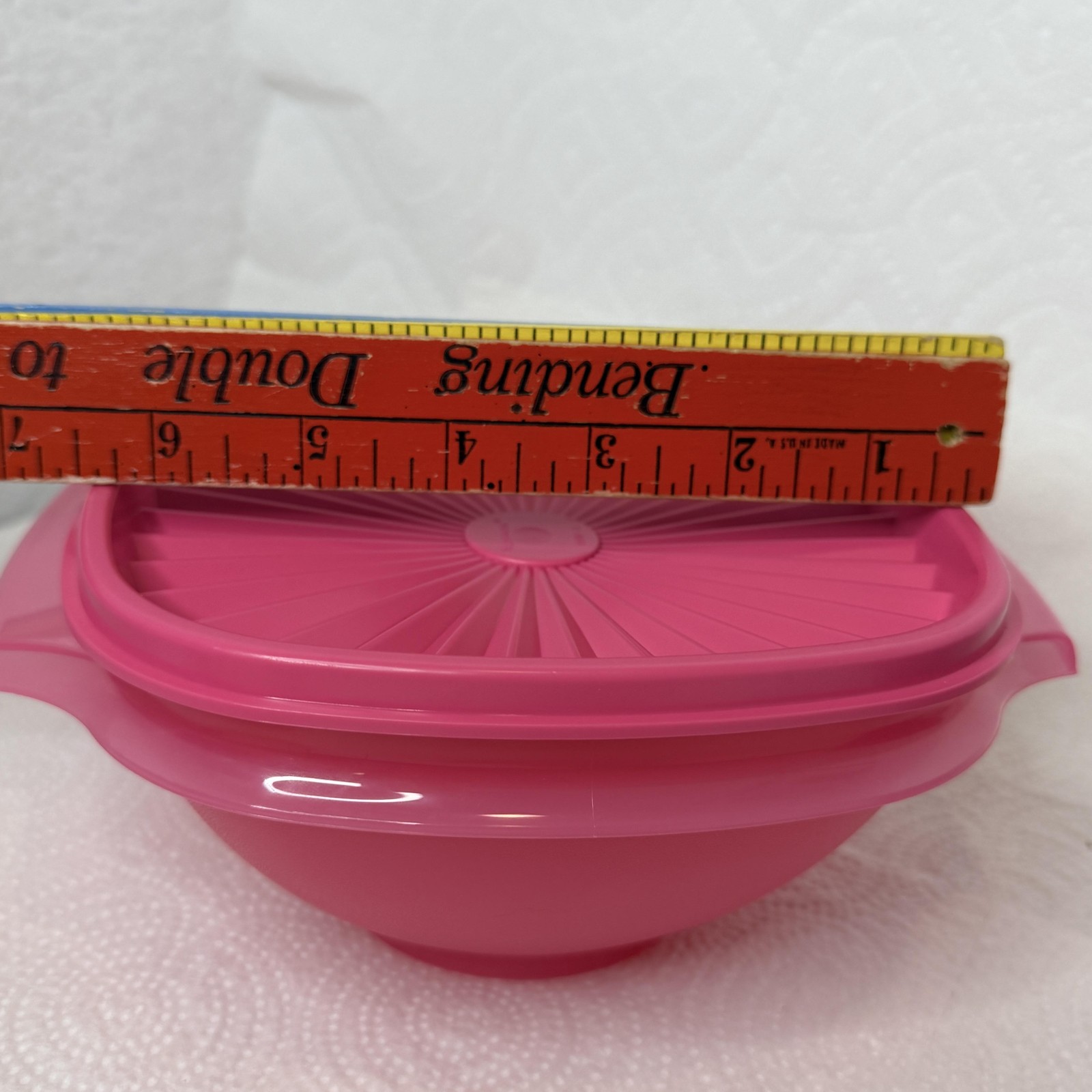 Tupperware Servalier Bowls Set 2 With Lids Purple Pink Round 6 Cup 5 Cup