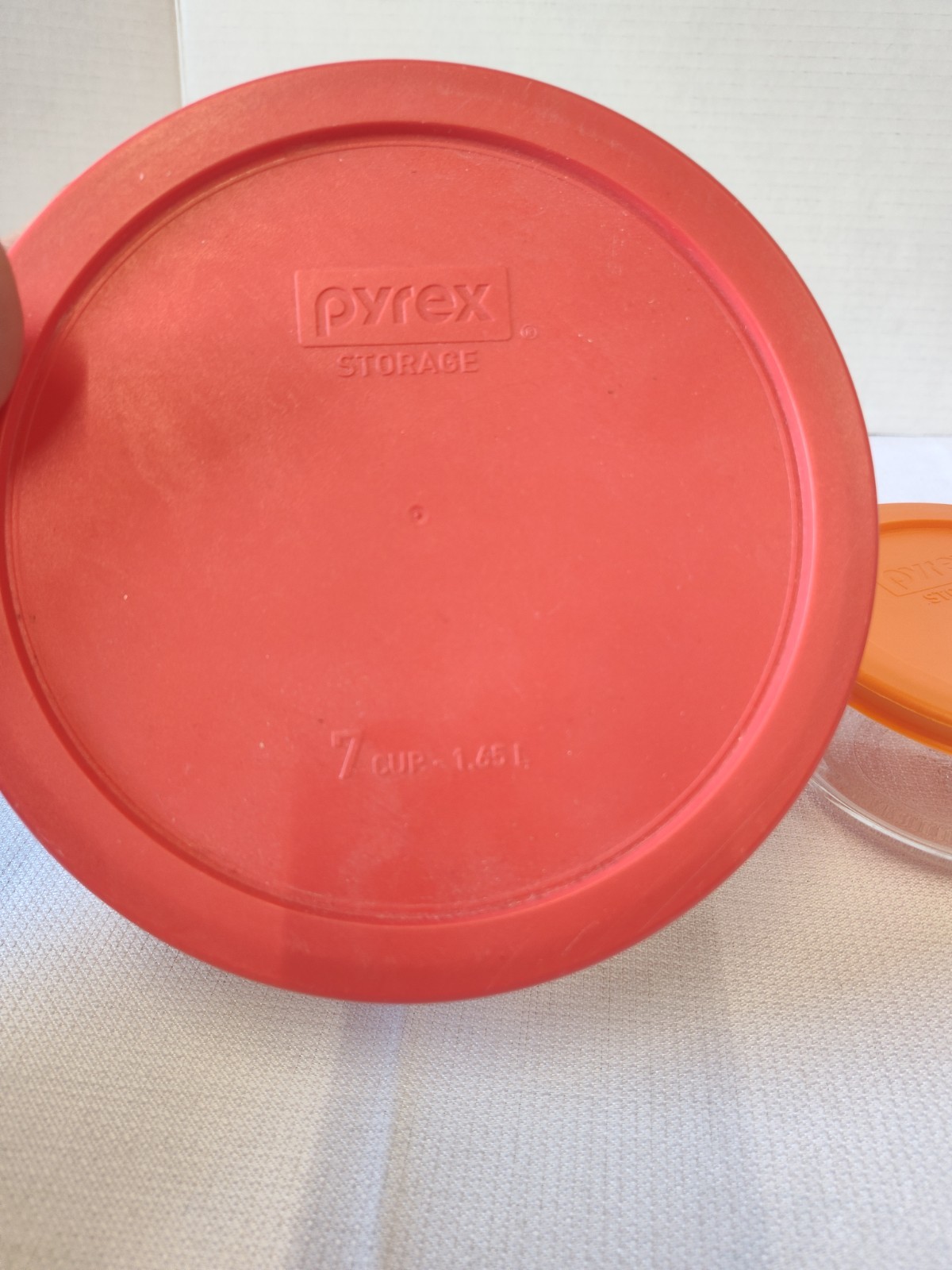 Pyrex Simply Store Glass Containers 7 Cup and 2 Cup Bowls with Lids Set of 2