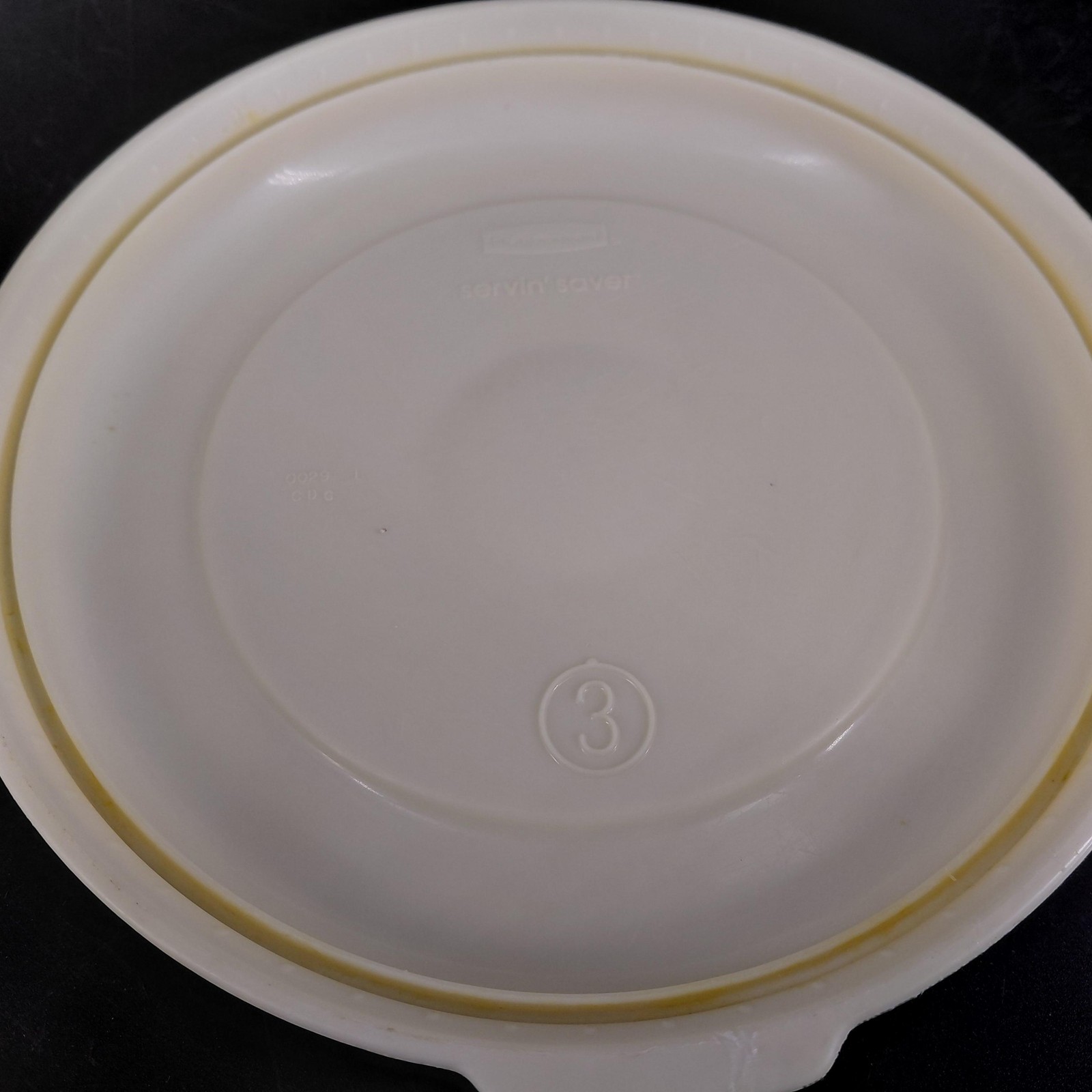 Rubbermaid Servin Saver Round Containers Set 3 1.5 Qt Clear Almond #3 #8 Storage