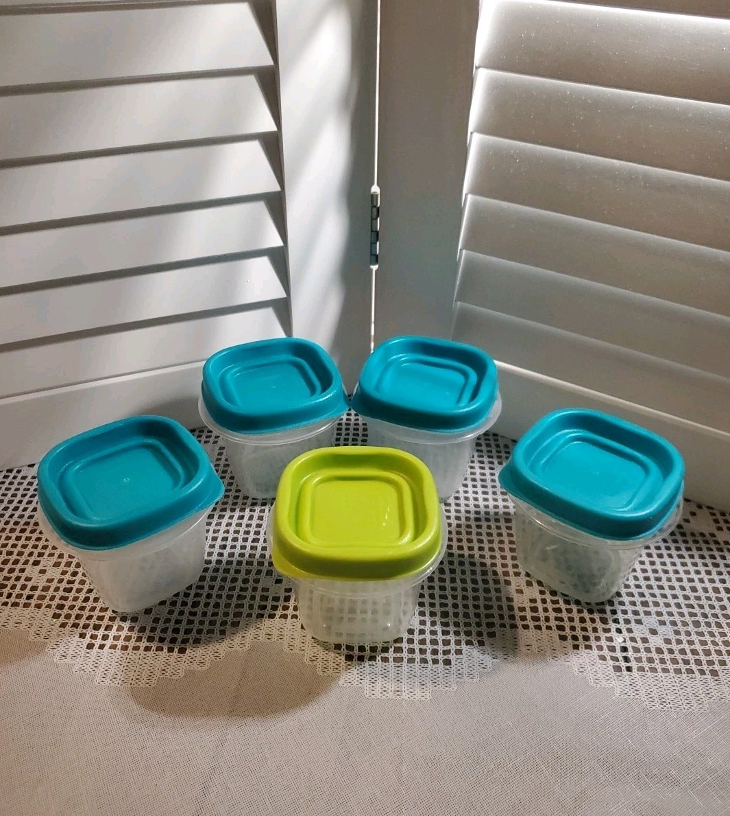 Vtg Rubbermaid 7J53 4oz Containers Lot 5 Dark Teal Lime Green Lids Set Rare
