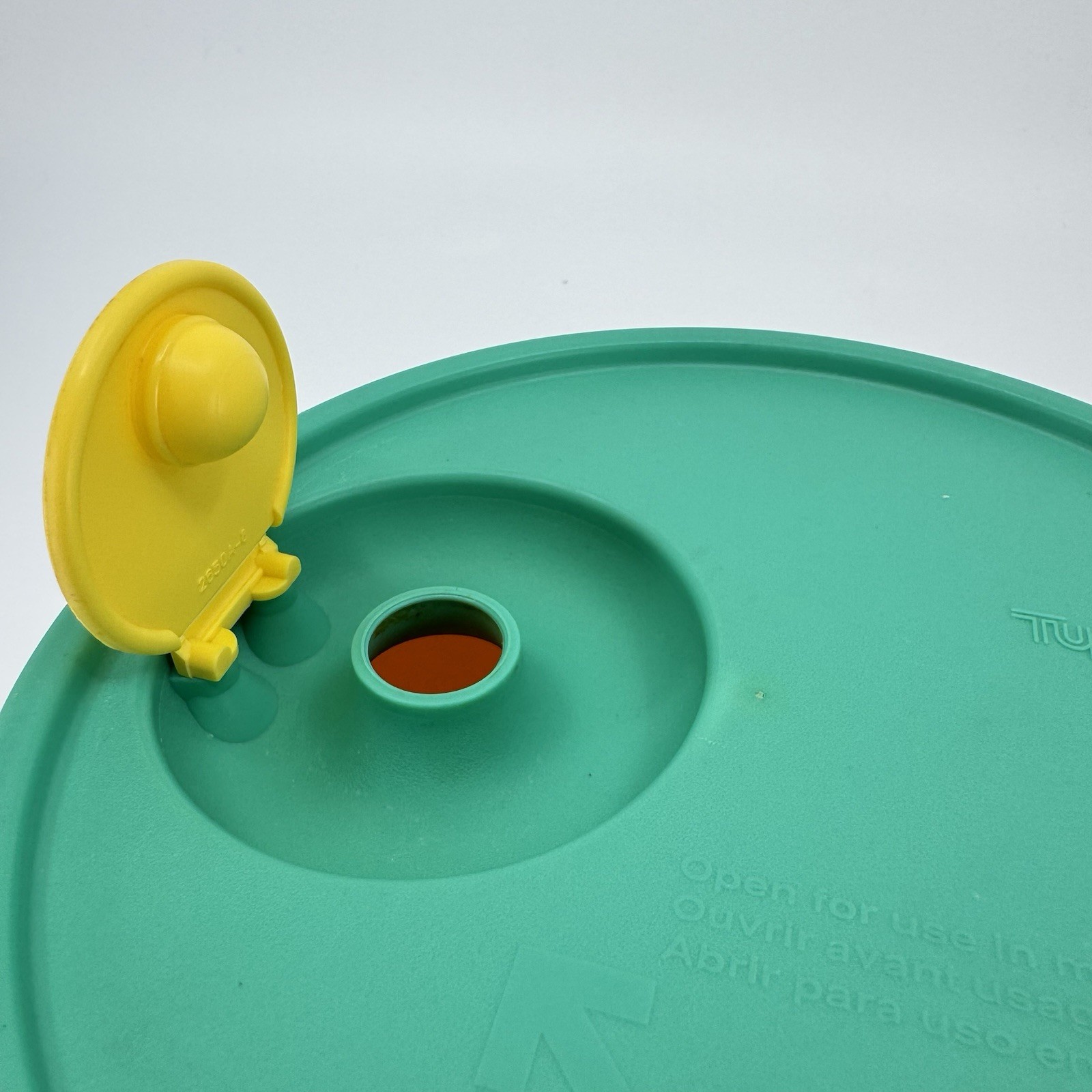 Vintage Tupperware Yellow 6 Inch Bowl #234-19 & Crystalwave Vent Lid 2648-A