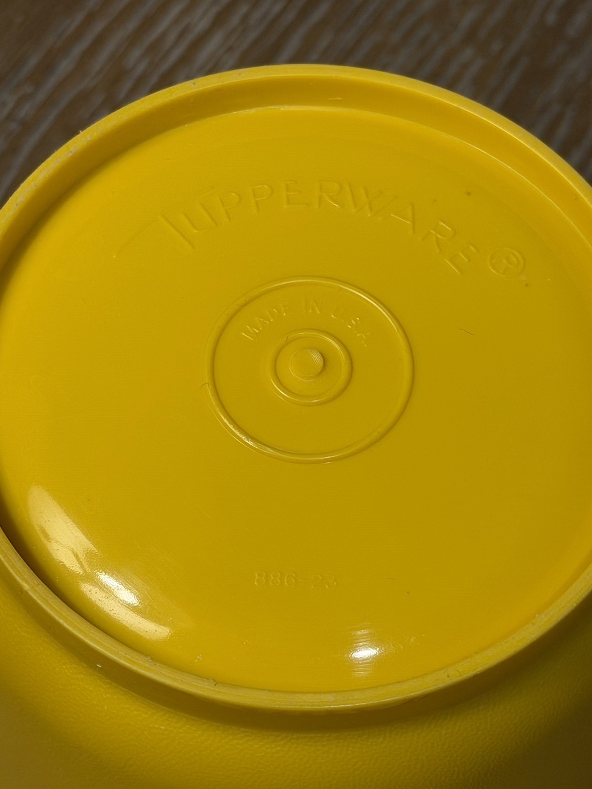 Vintage TUPPERWARE 20 oz SERVALIER Bowls #886 & Instant Seals #812 Set of (3)