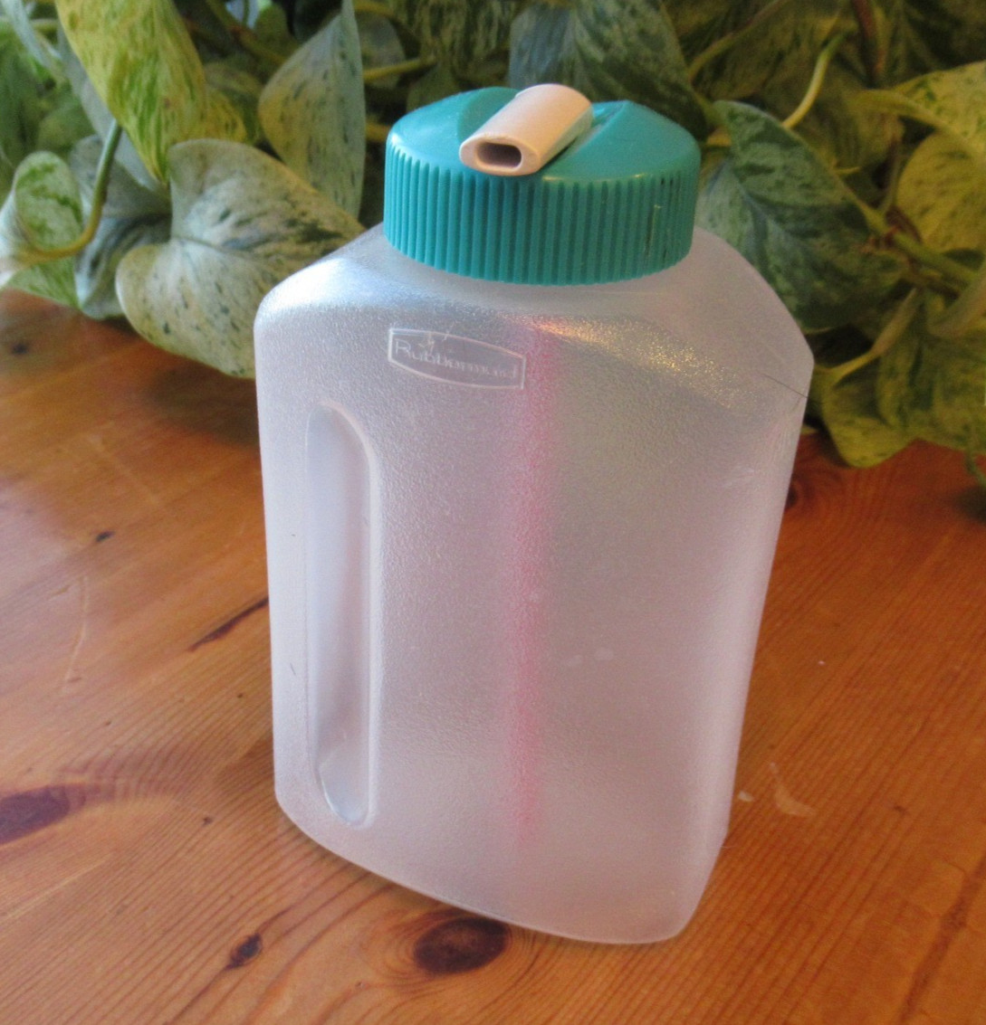 Rubbermaid Vintage Litterless Juice Box 16 oz Teal Lid Sip Straw 6″ 3115