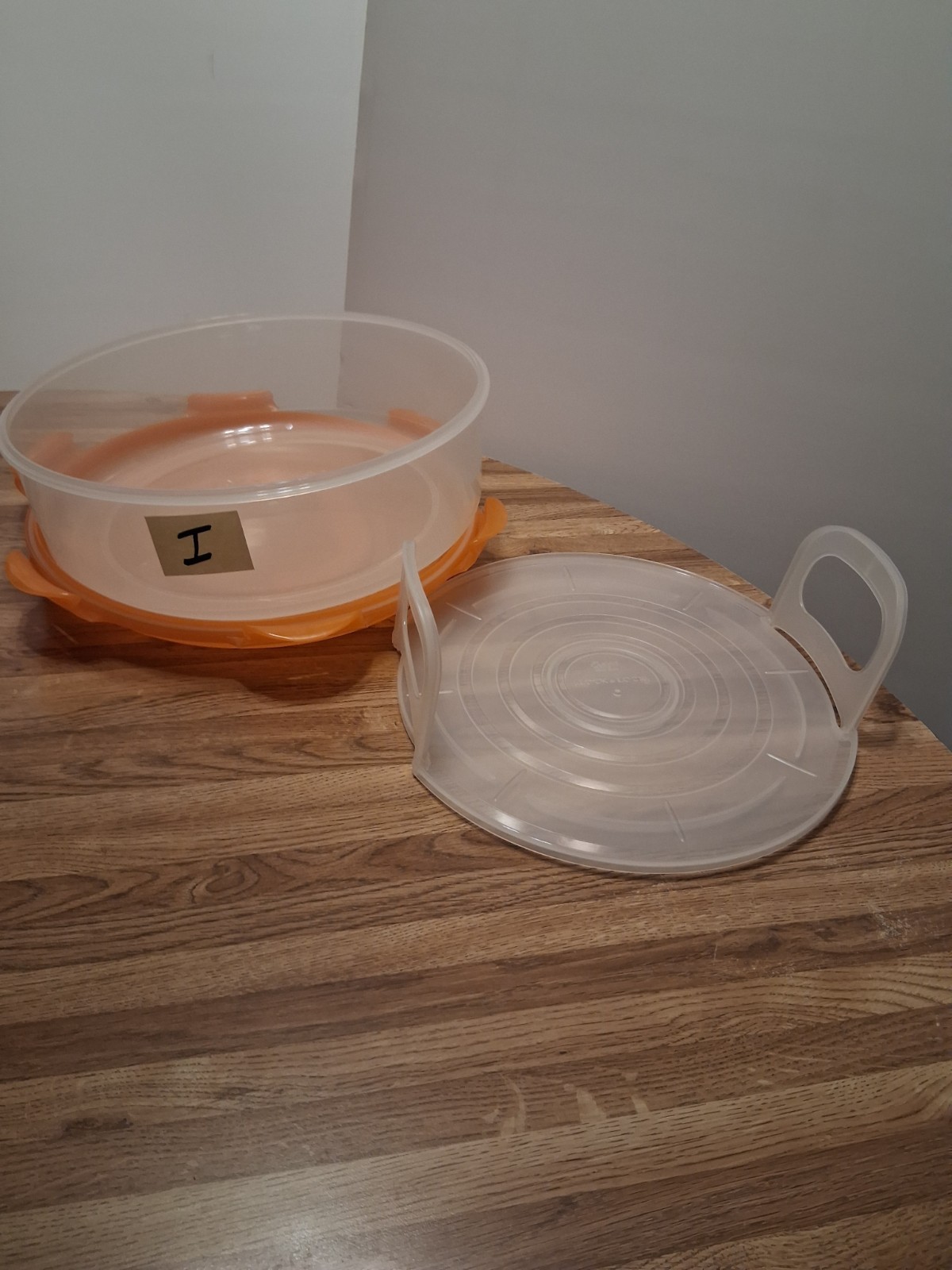 LocknLock Pie Carrier Orange 5.8qt With Lift Out Tray