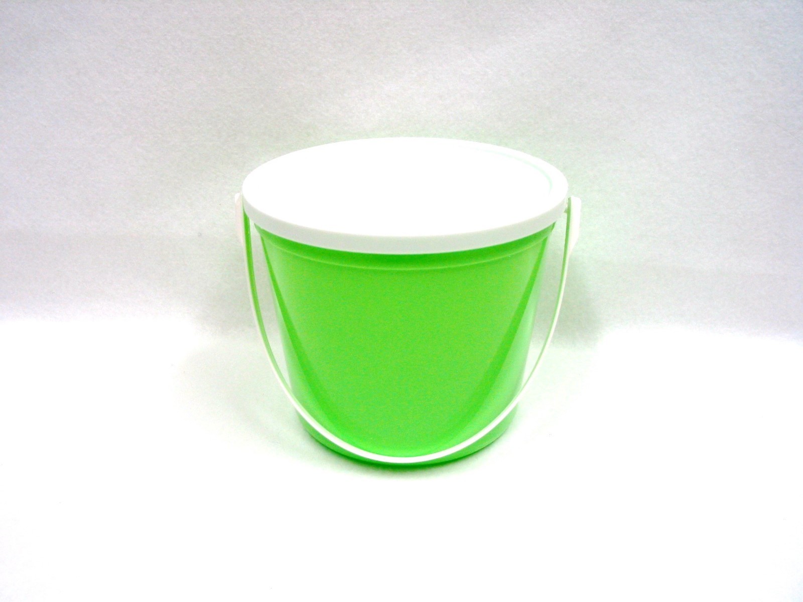 4 80 Ounce Plastic Buckets & Lids Pink Orange Lime Yellow Made in USA Lead Free