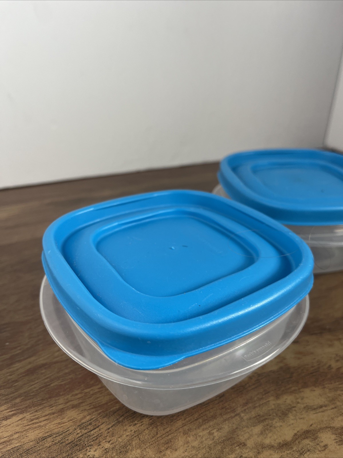 3 Pack 1.25 Cup Rubbermaid Containers W/ Blue Lids 4×4”