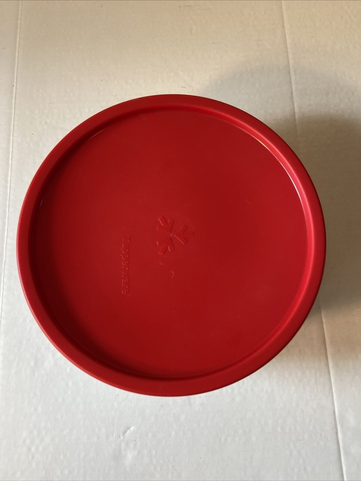 TUPPERWARE #3421A-2 Food Storage One Touch Snowman Flake Cookie Canister Red