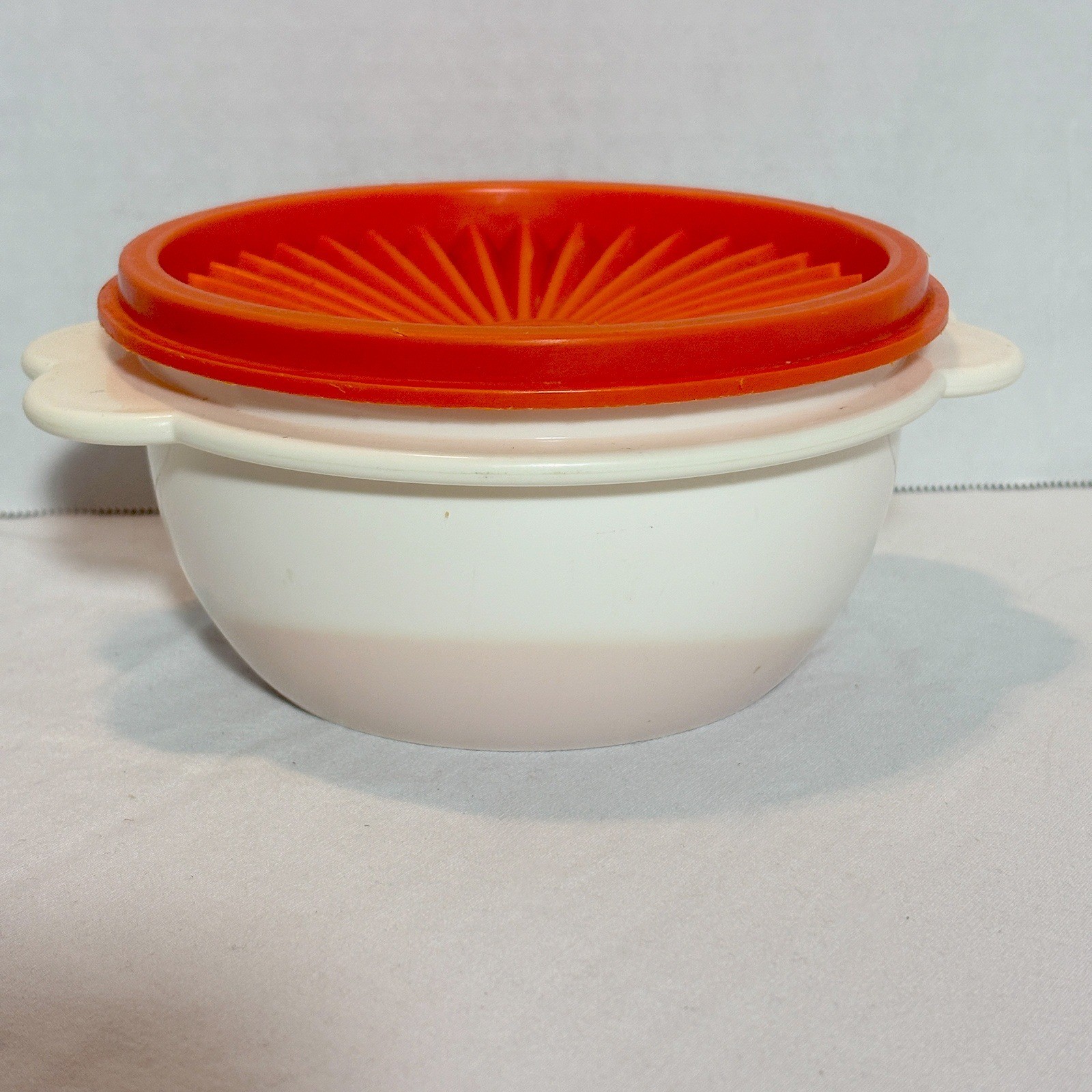 Vintage Tupperware Servalier Bowl 16oz White Orange Sunburst Lid 500ml Retro