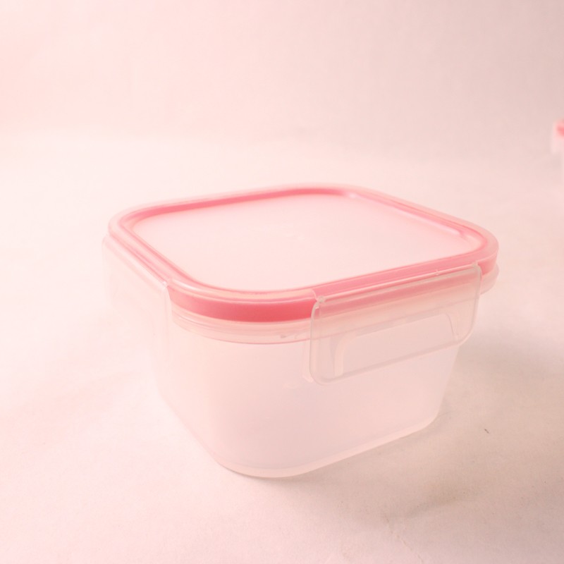 Lot of 3 Snapware Food Storage Containers Red Lids 0.5 Cups and 1.25 Cups