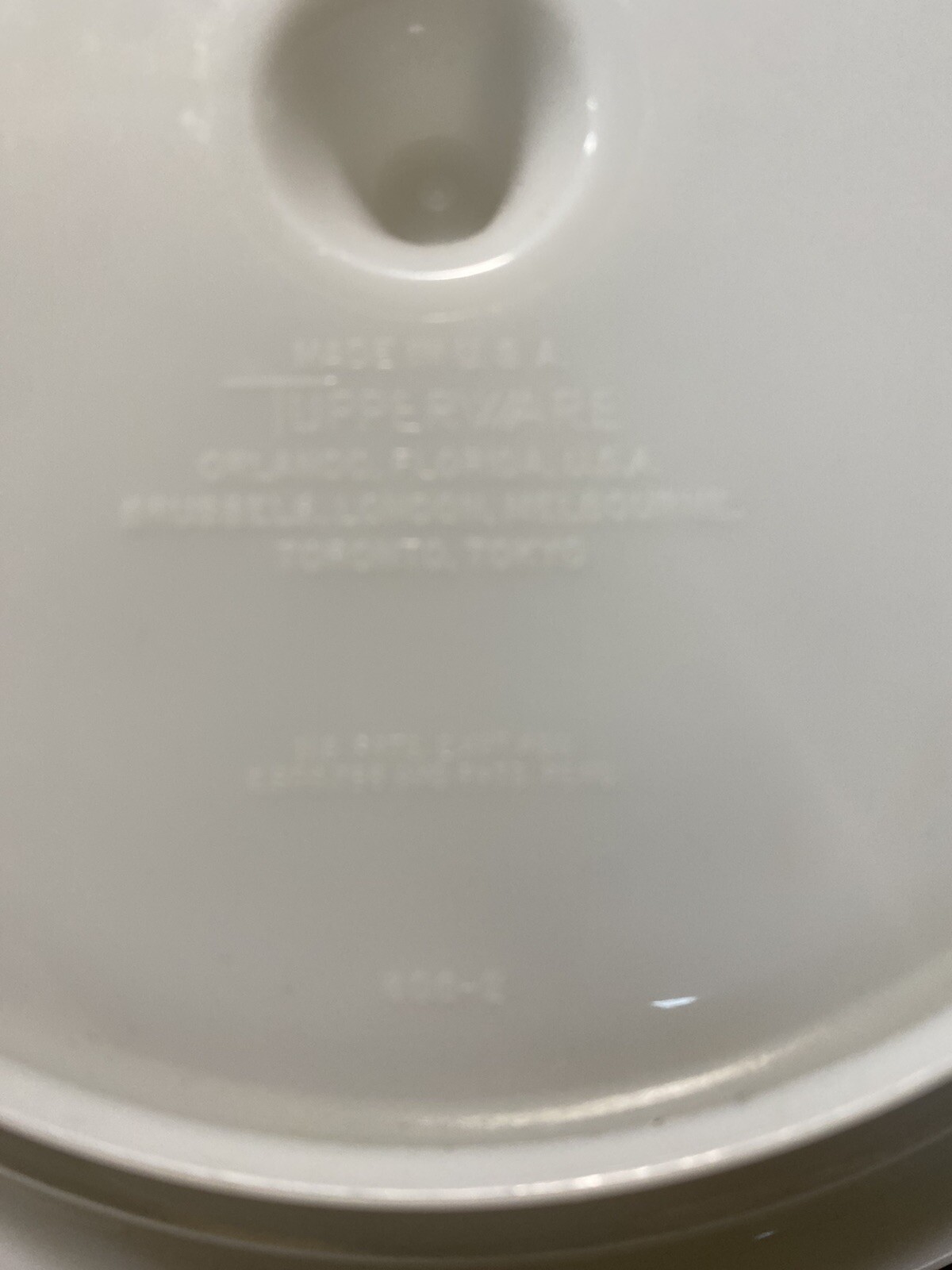 Tupperware Vintage Suzette Divided White Base 608-2 only