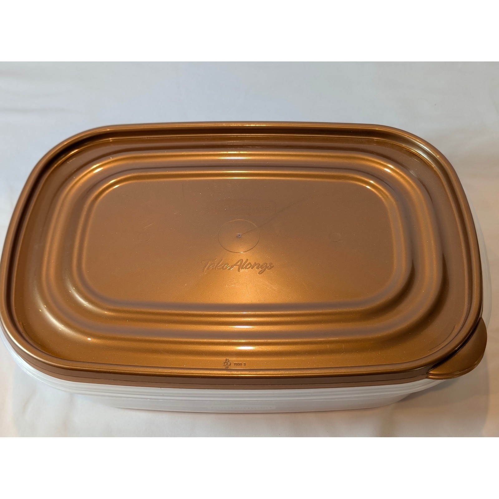 Rubbermaid TakeAlongs Rectangular Food Storage Containers Gold Lids 4.7 Cup 2pk