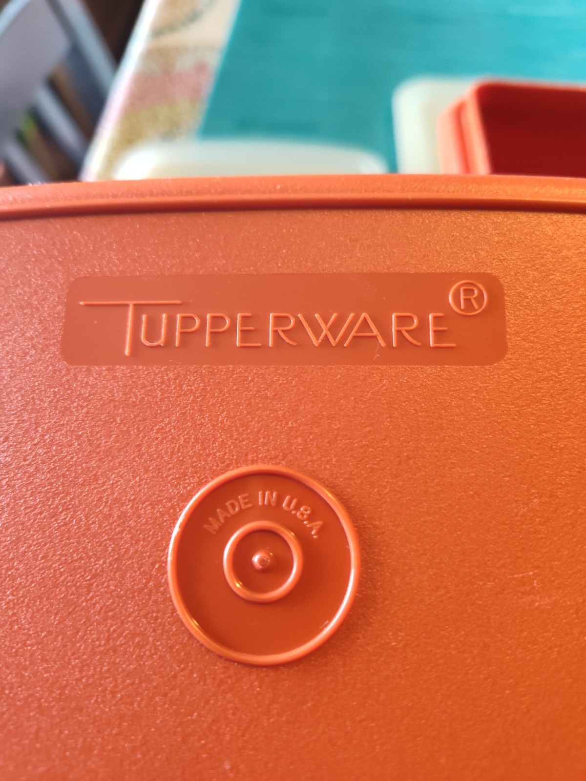 Tupperware Rectangular Plastic Storage Containers 150 oz, 2pc Snap Lids USA