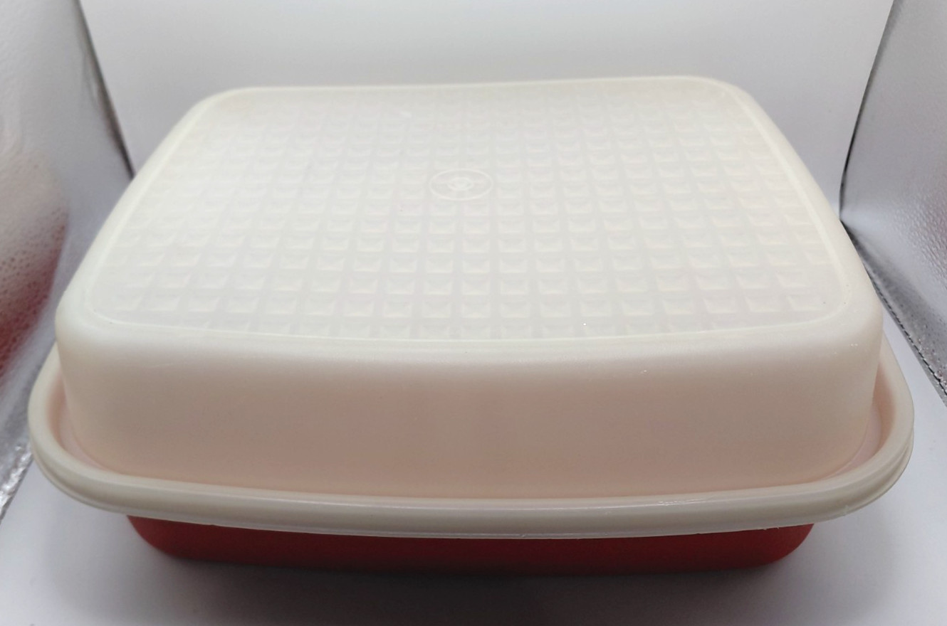 VTG Tupperware Season/Serve Marinade Container 1294-1 Paprika Red