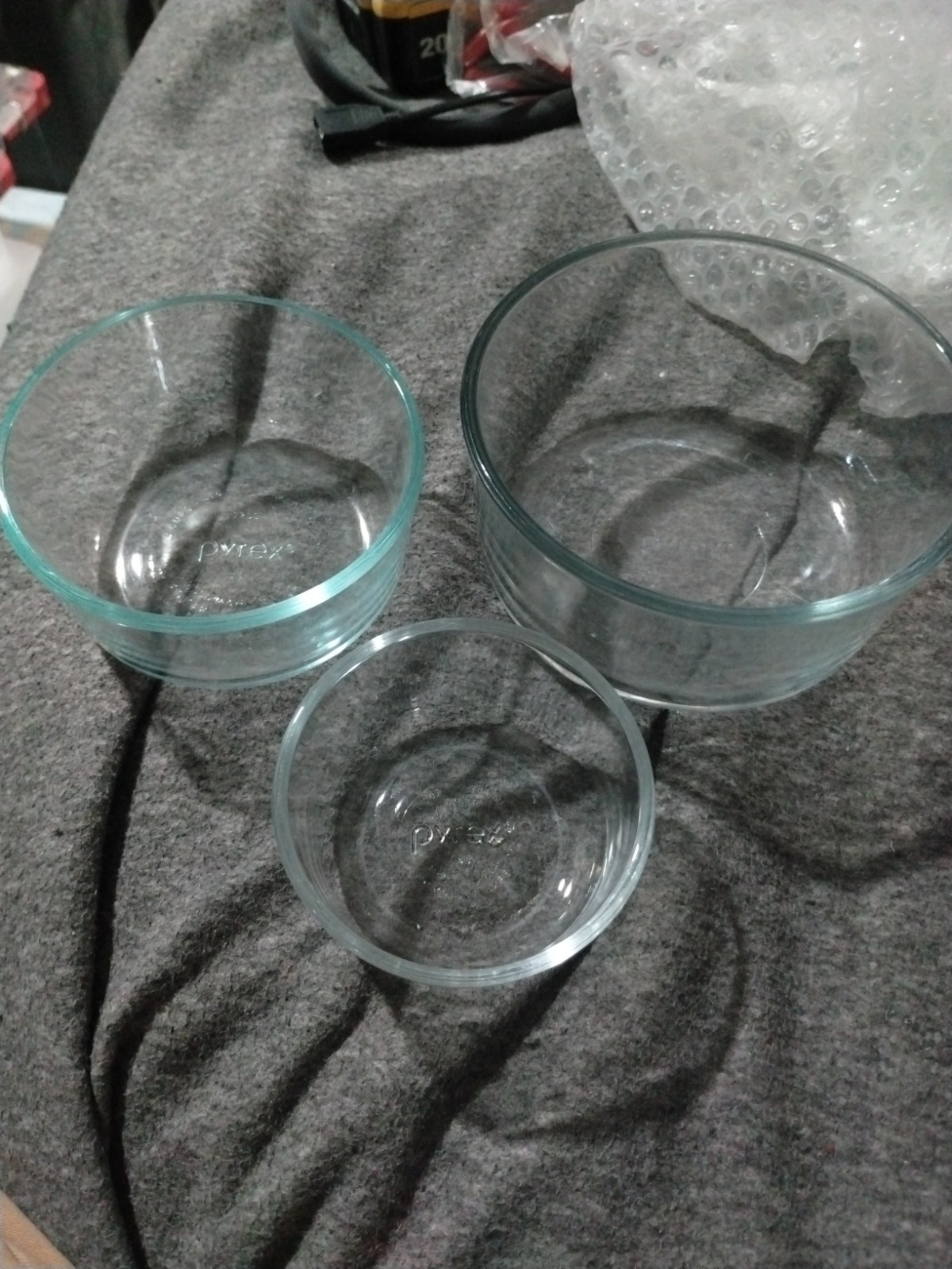 Pyrex LOT of 3 a- 2c, 1qt, 7c Clear Round Glass Food Storage Bowls Set