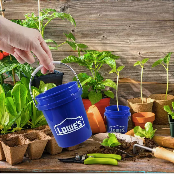 Lowe’s Mini Bucket 0.5-Quart BPA-Free Polypropylene Paint Bucket, seen on TikTok