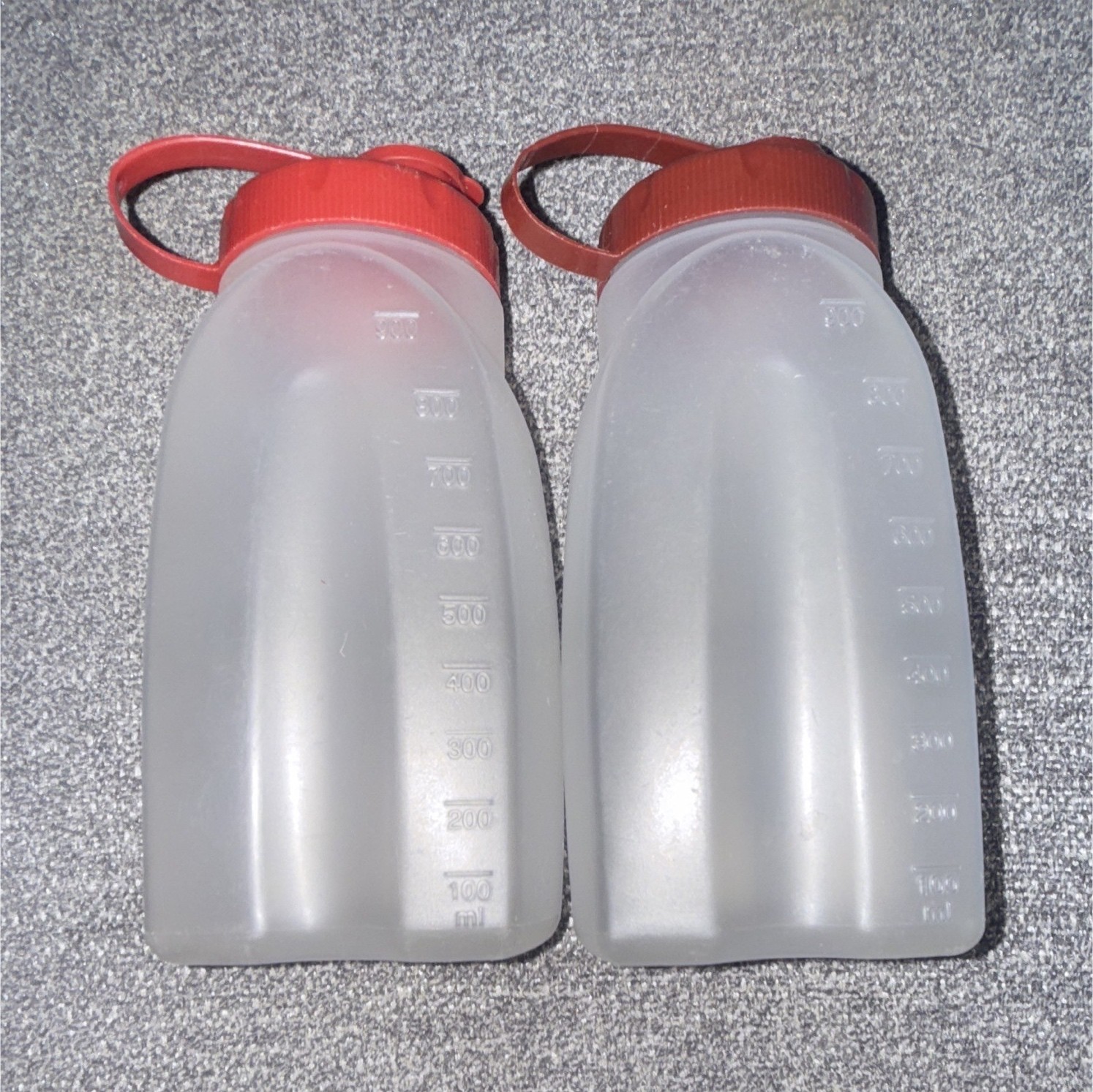 Lot of 2 Vintage Rubbermaid 1 Qt MixerMate Water Bottles Red Lids 32 oz USA