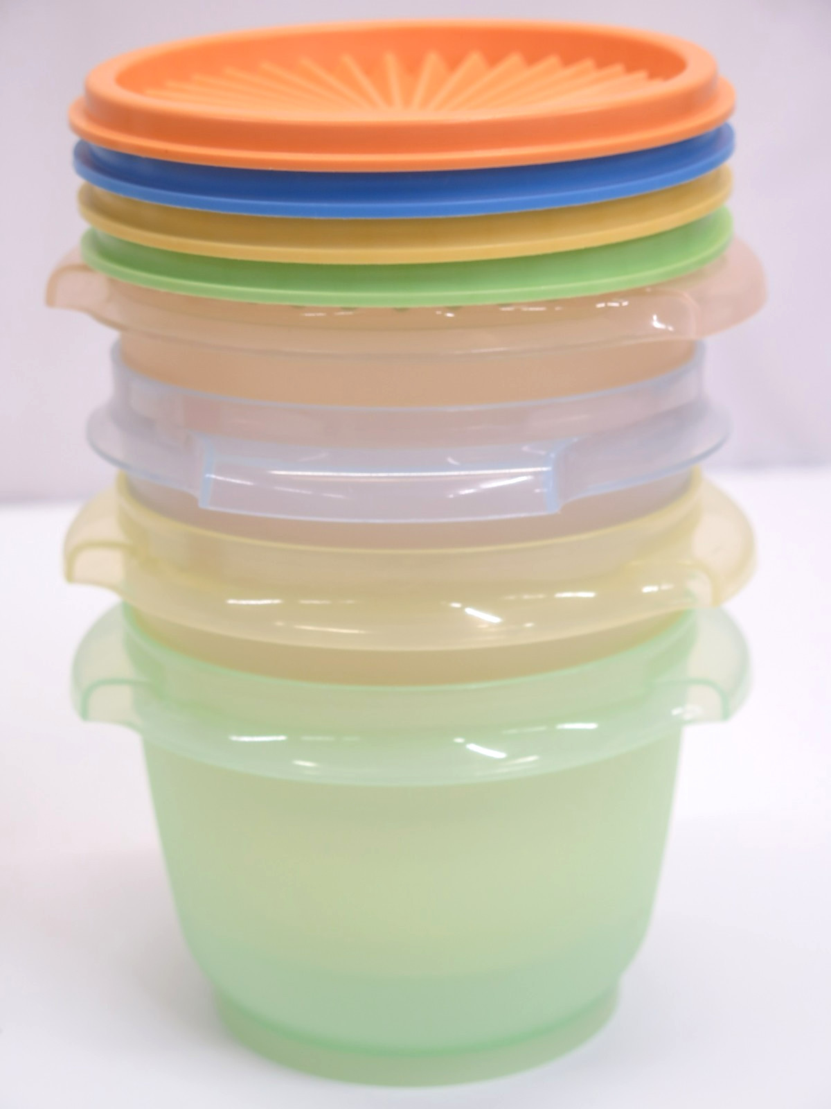 Set of 4 Vintage Tupperware Translucent Pastel Servalier Bowls 886 w. Lids