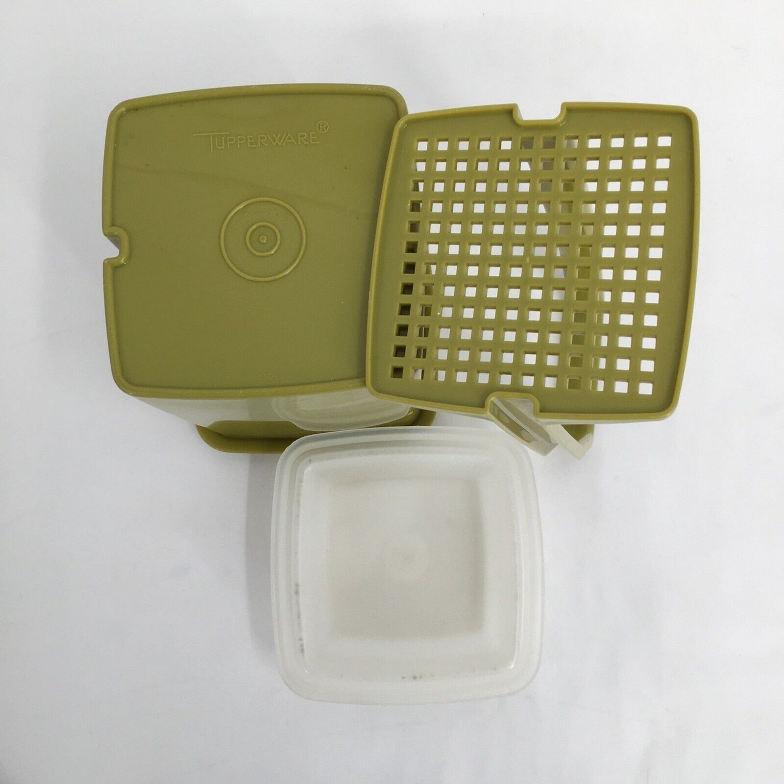 Vintage Tupperware Pick-A-Deli Pickle/Olive Keeper – Avocado Green – # 1330-3