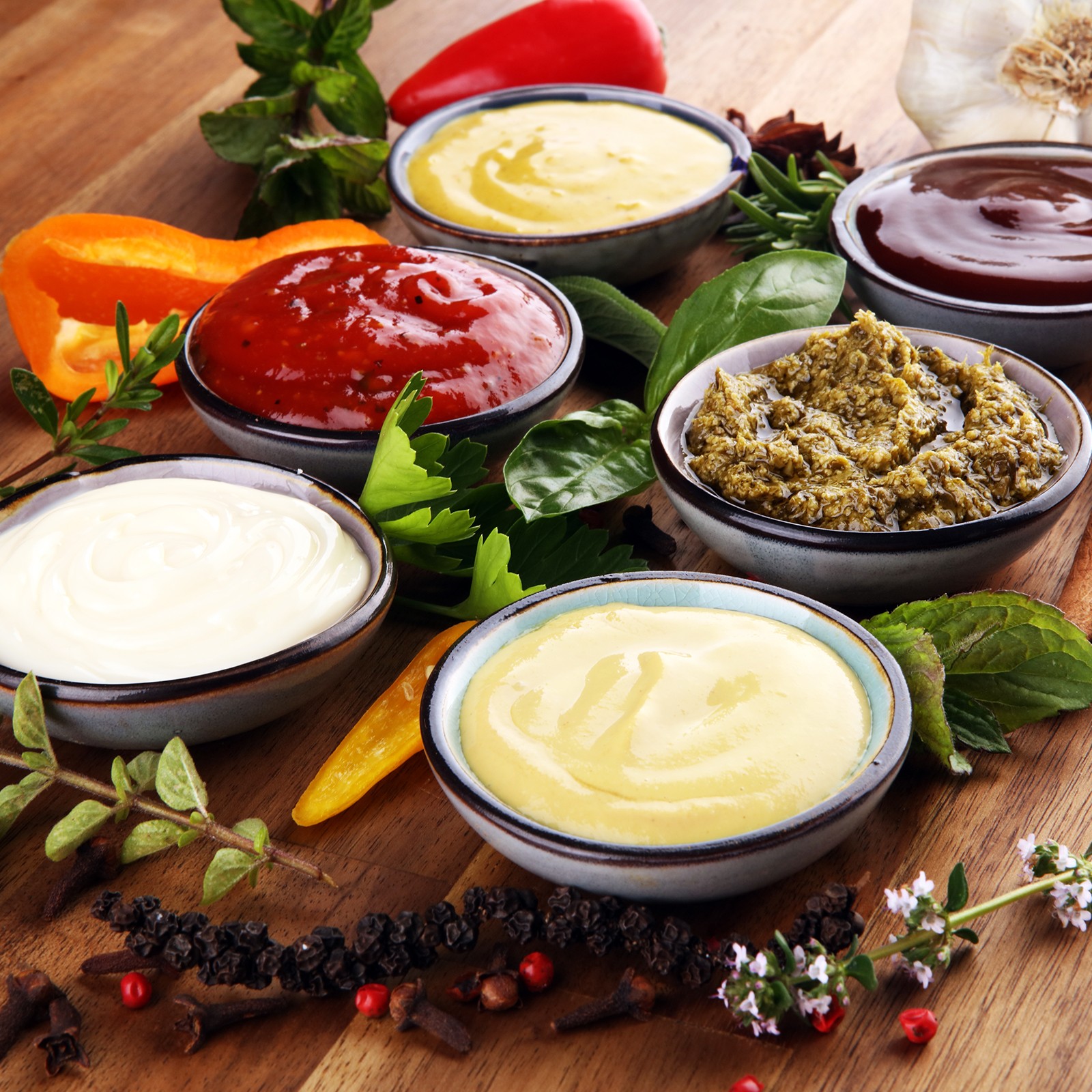 4pcs Condiment Cups Containers with Lids 2.4oz Salad Dressing Container Orange