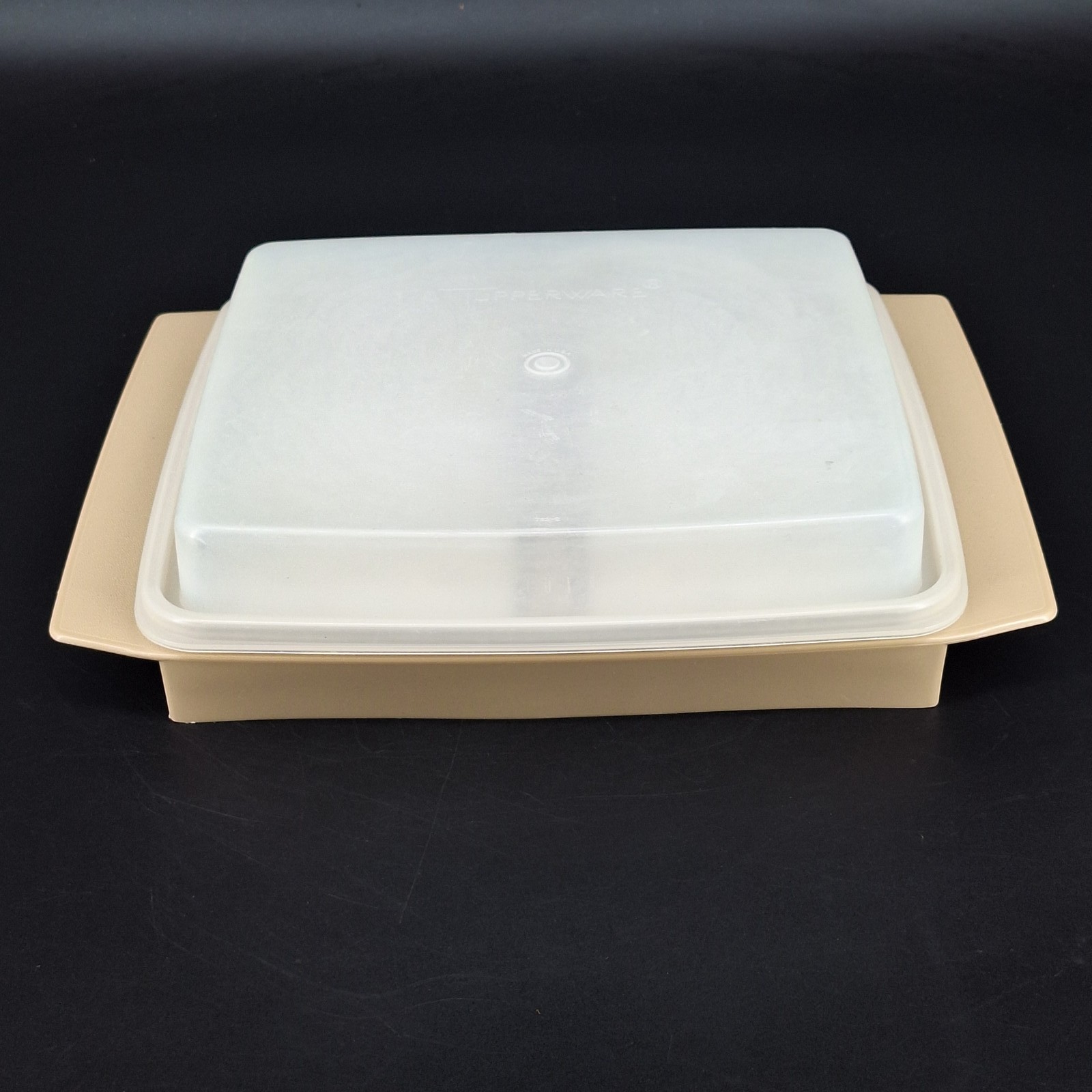 Vintage Tupperware 723-2 Deviled Egg Keeper Carrier Container Tan