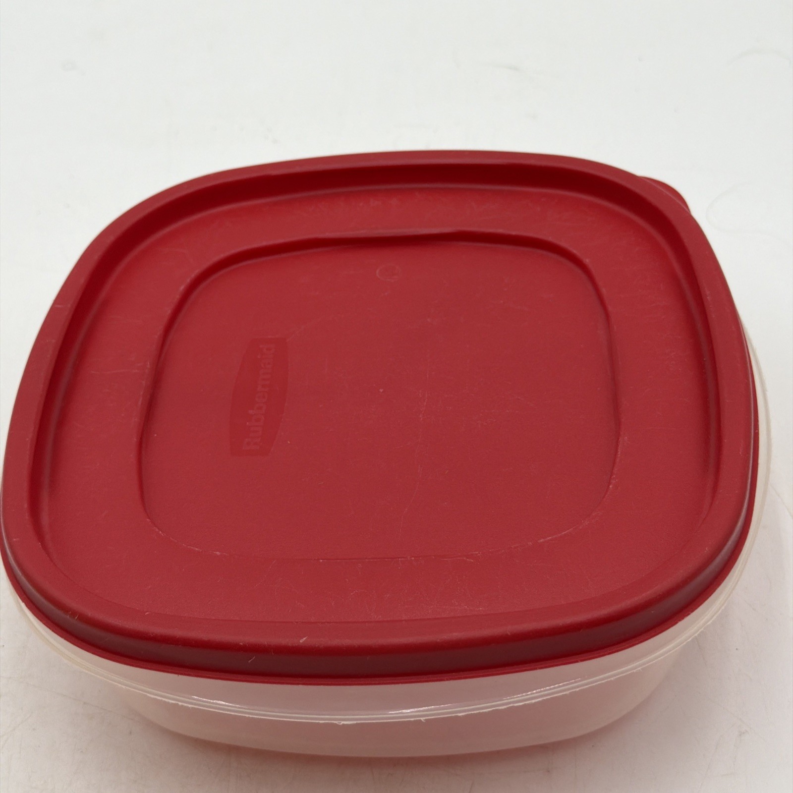 Rubbermaid Clear 8.5” Square Clear Servin’ Saver Food Container 9 Cups Red Lid