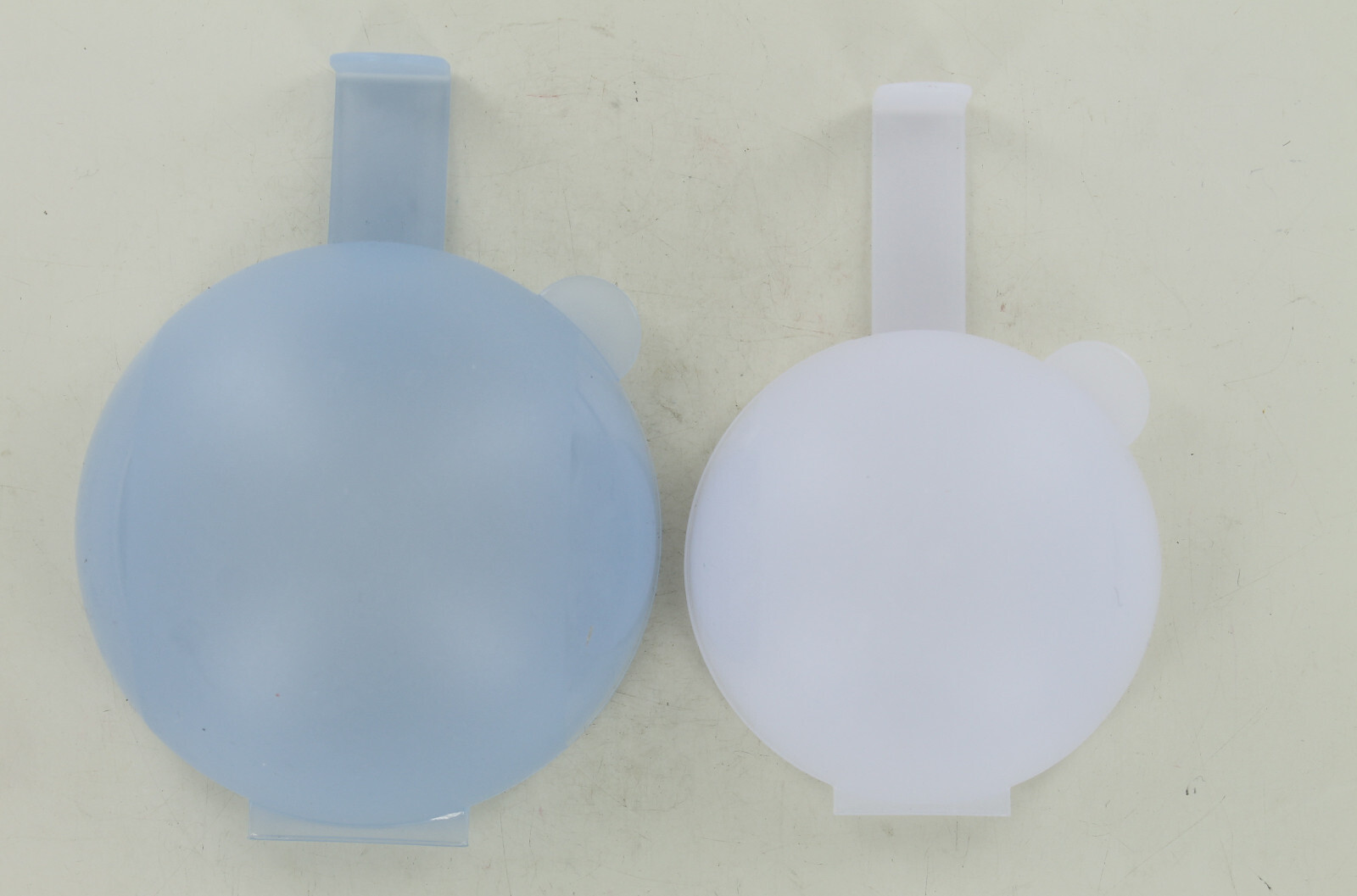 Set of 2 Tupperware Forget Me Not Keepers – Fruit and Vegetable – Hanging